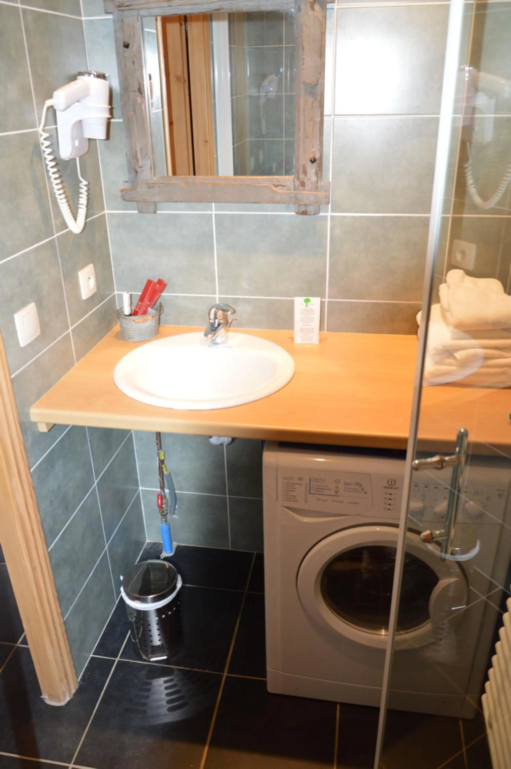 Shower in Le Relais Du Mont Blanc