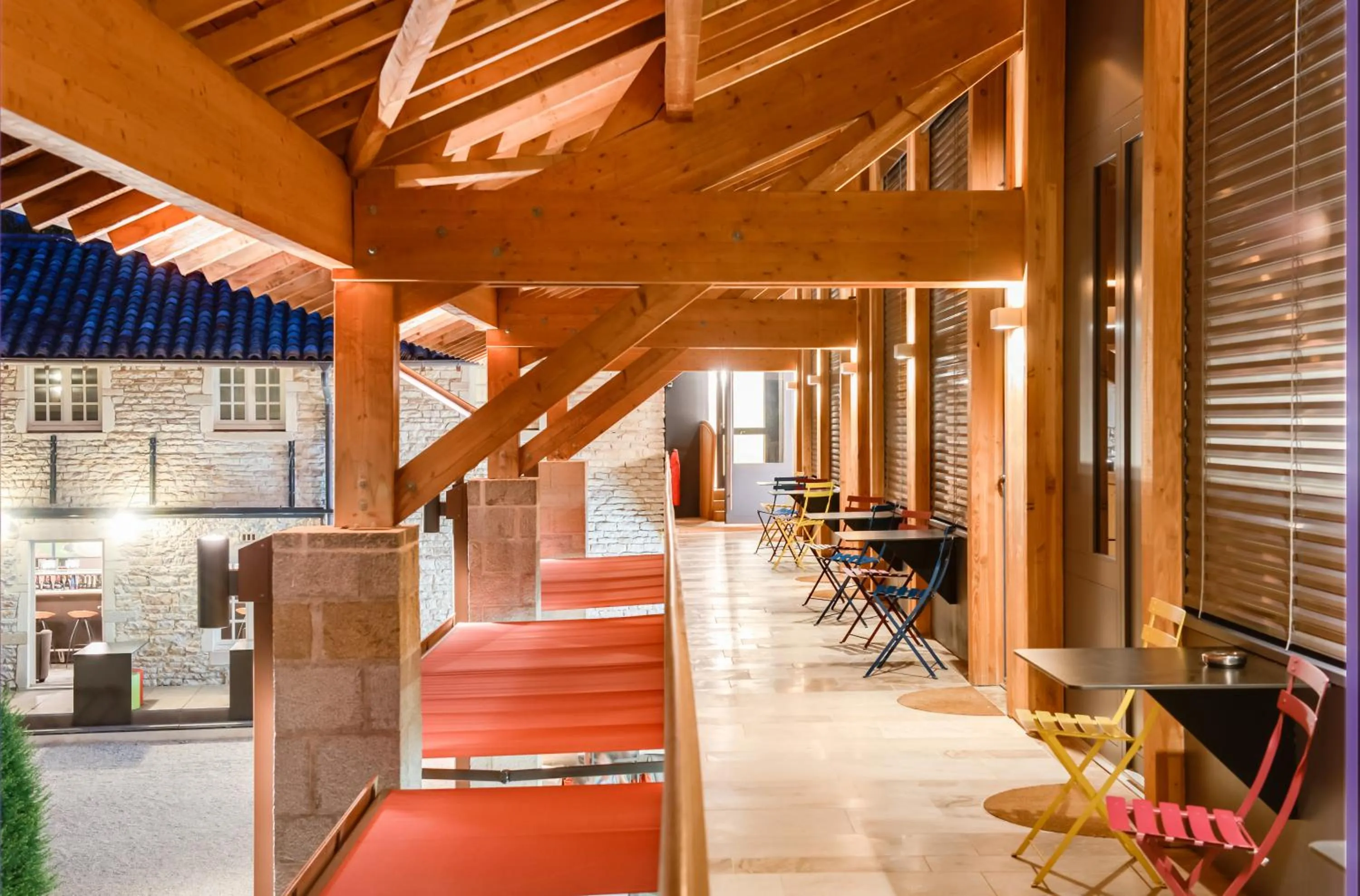 Property building in Hôtel-Restaurant le Château de Besseuil, Mâcon Nord - Teritoria