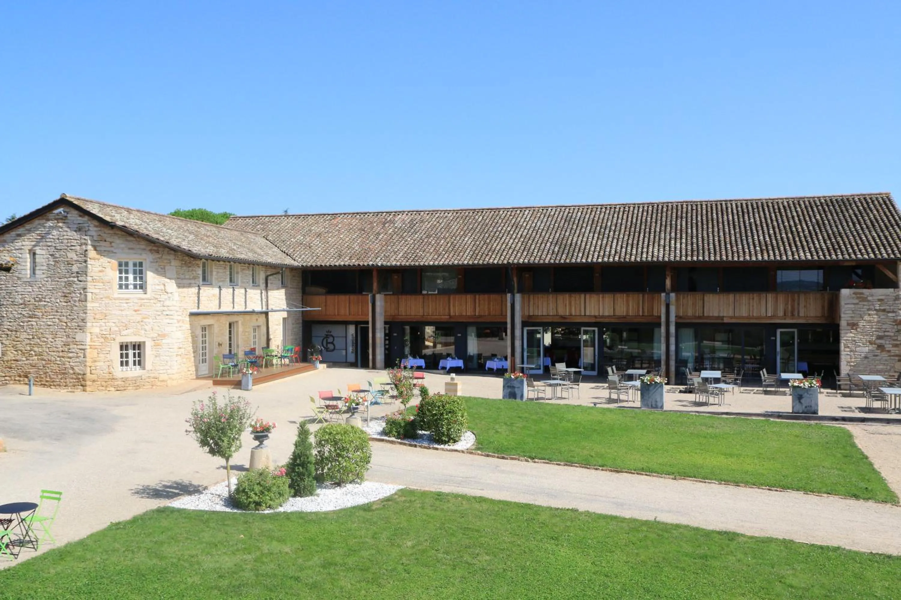 Property building in Teritoria le Château de Besseuil
