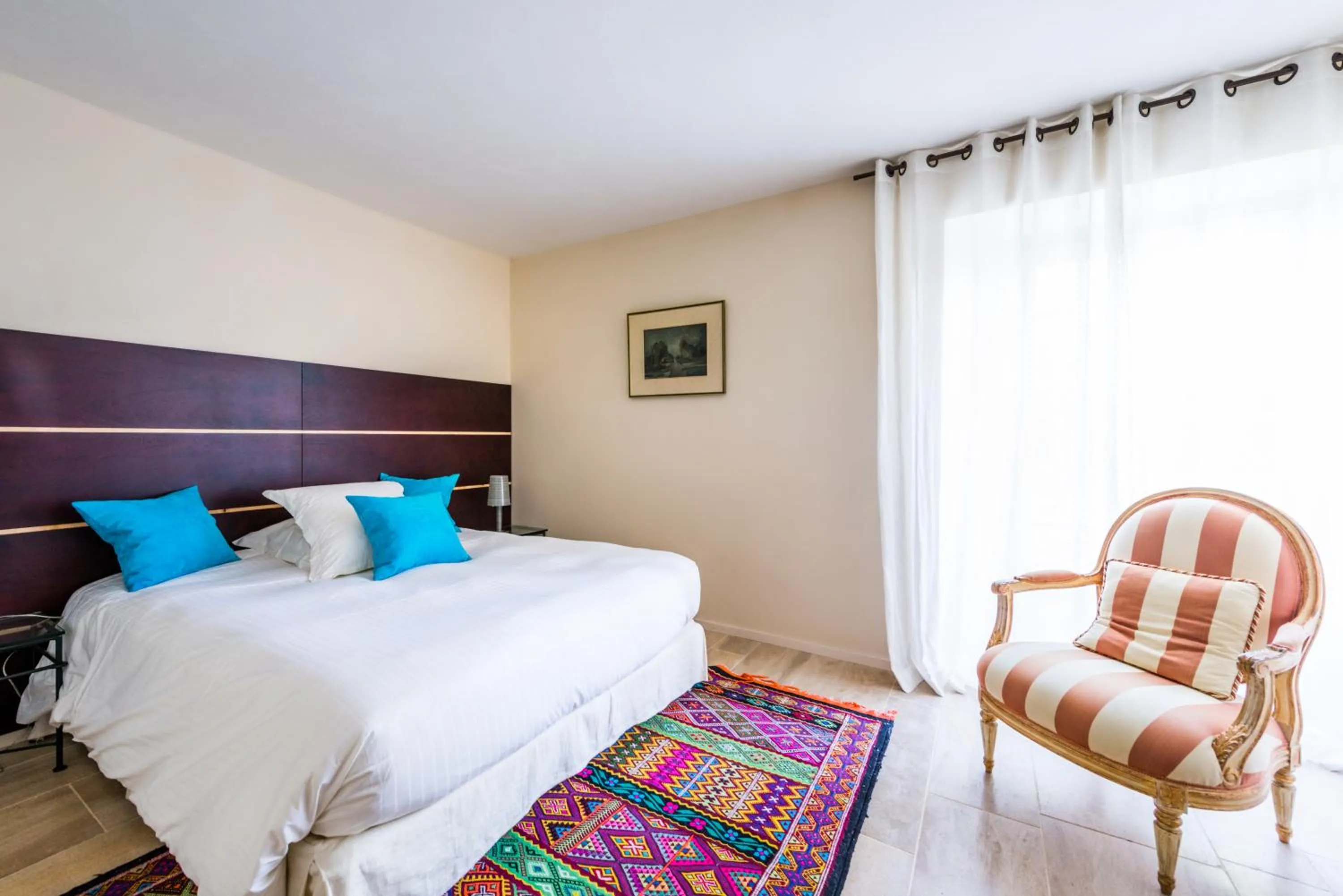 Bed in Hôtel-Restaurant le Château de Besseuil, Mâcon Nord - Teritoria