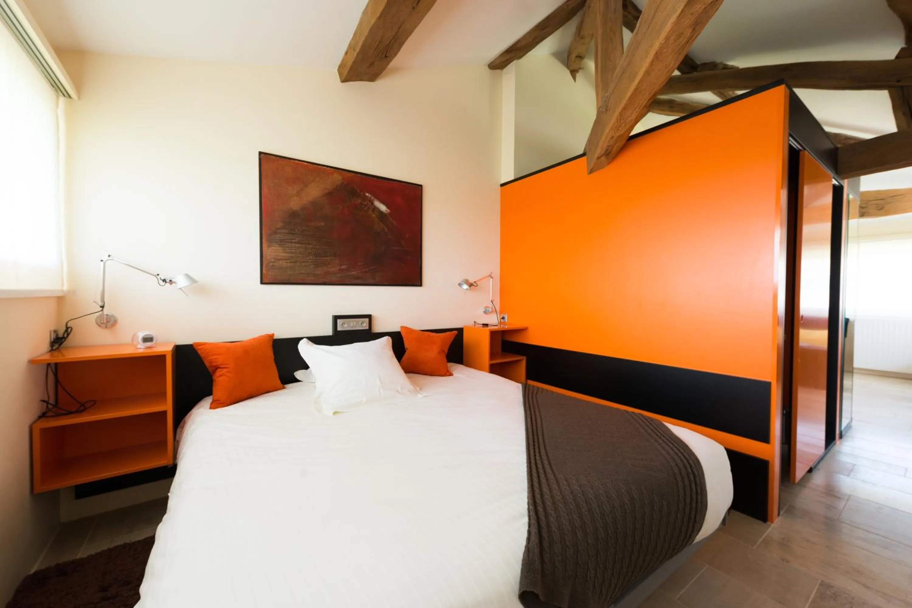 Bed in Hôtel-Restaurant le Château de Besseuil, Mâcon Nord - Teritoria