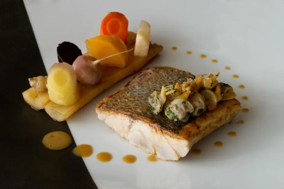 Property building in Hôtel-Restaurant le Château de Besseuil, Mâcon Nord - Teritoria