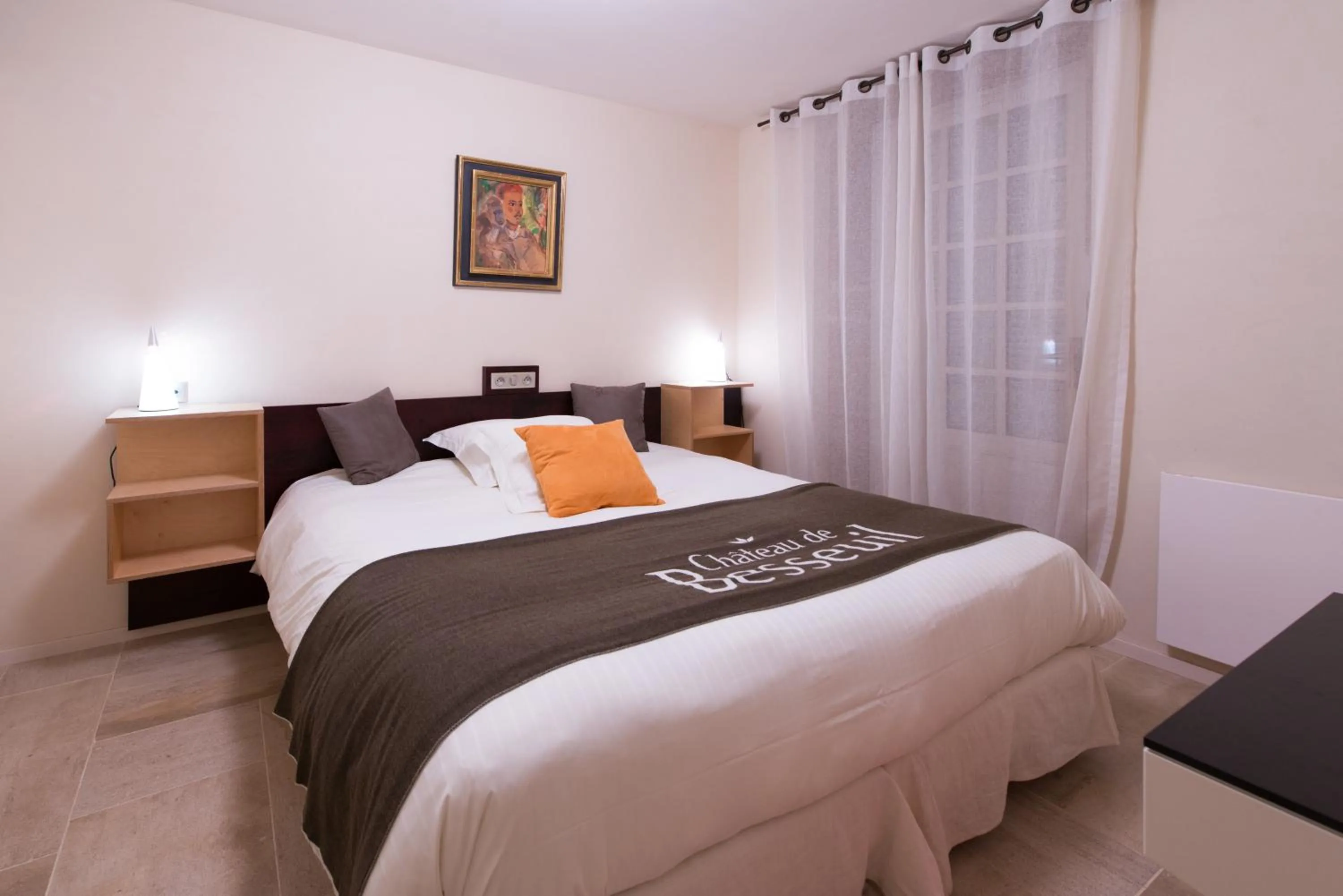 Bed in Hôtel-Restaurant le Château de Besseuil, Mâcon Nord - Teritoria