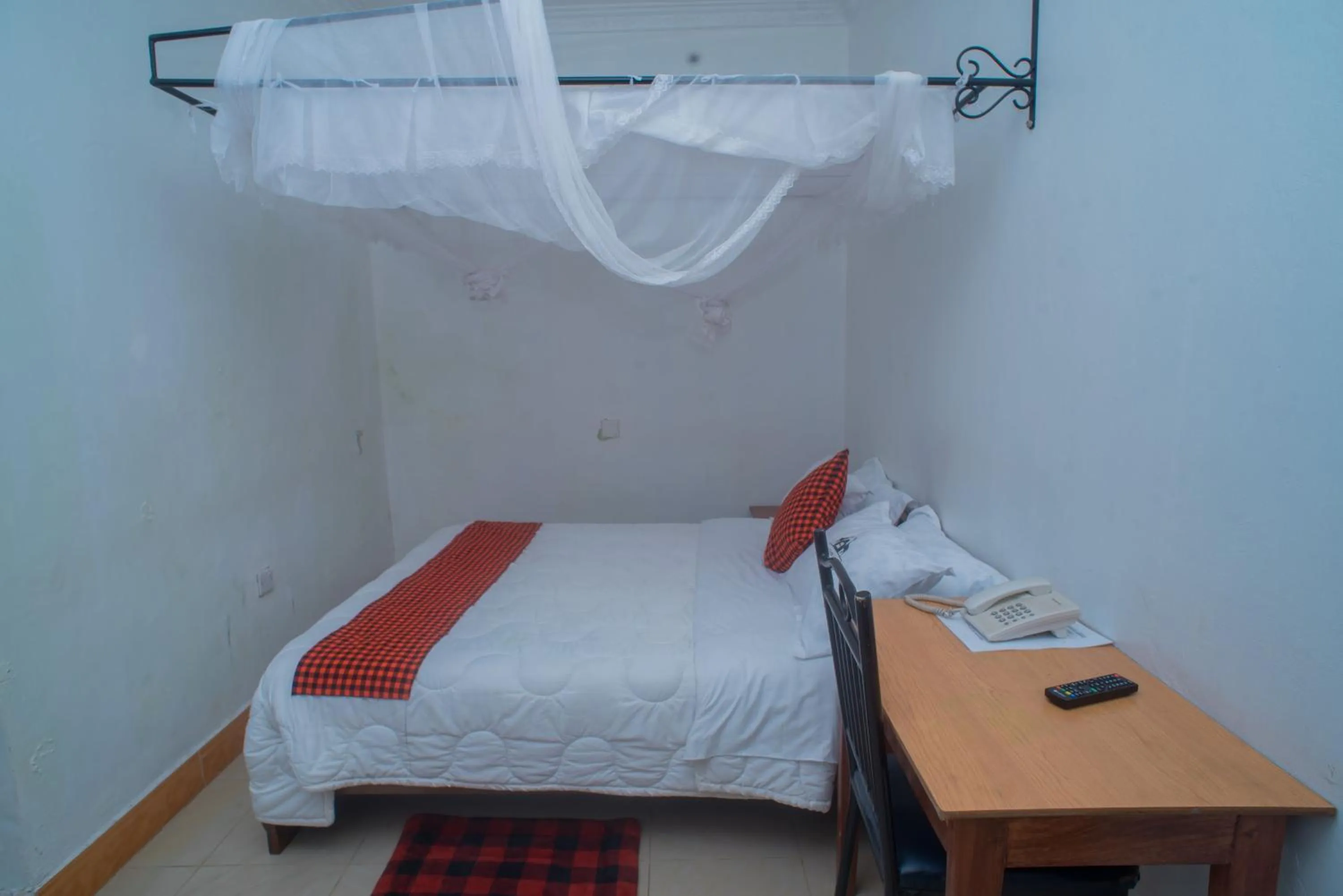 Bedroom, Bed in Arusha Giraffe Lodge