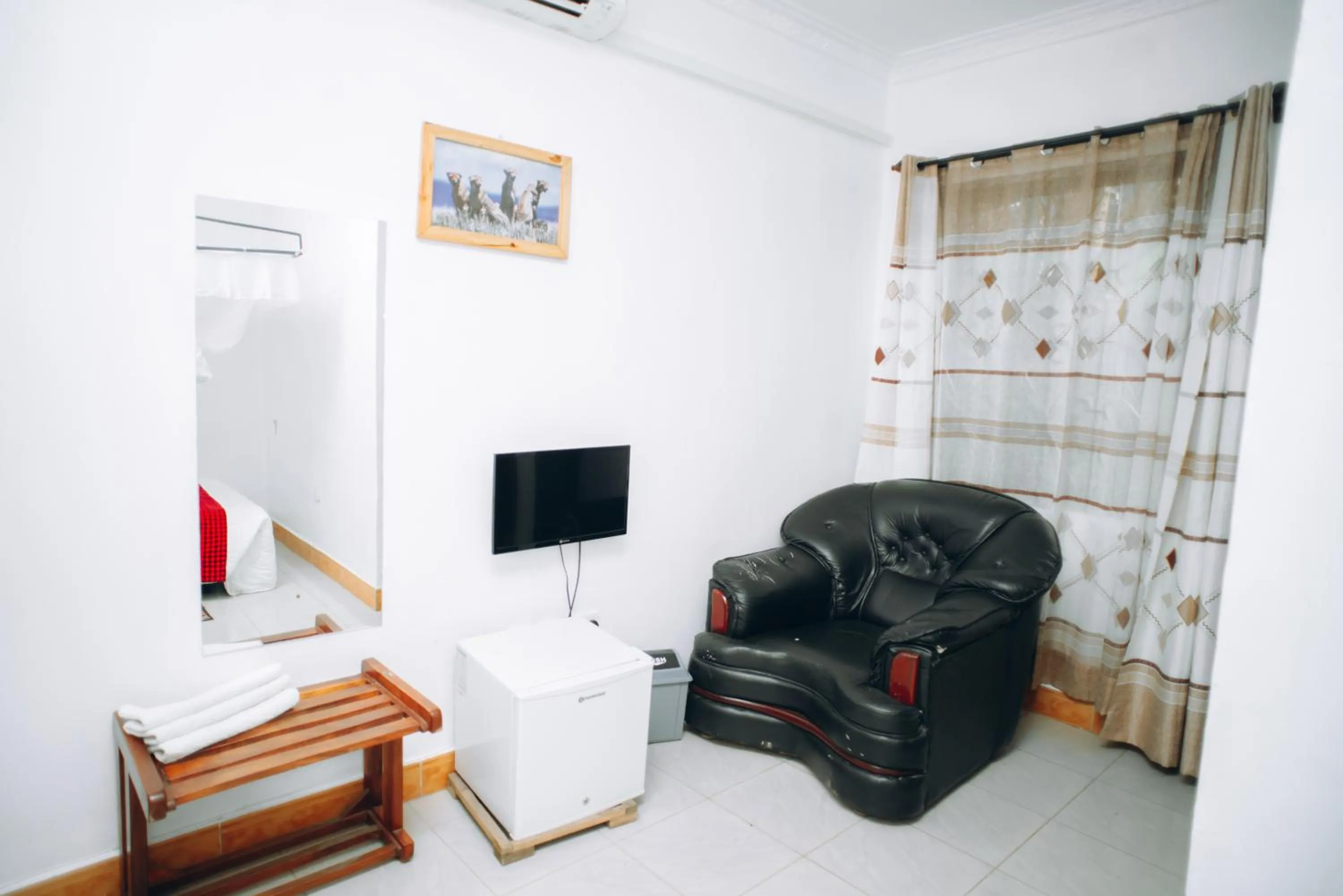 TV and multimedia in Arusha Giraffe Lodge