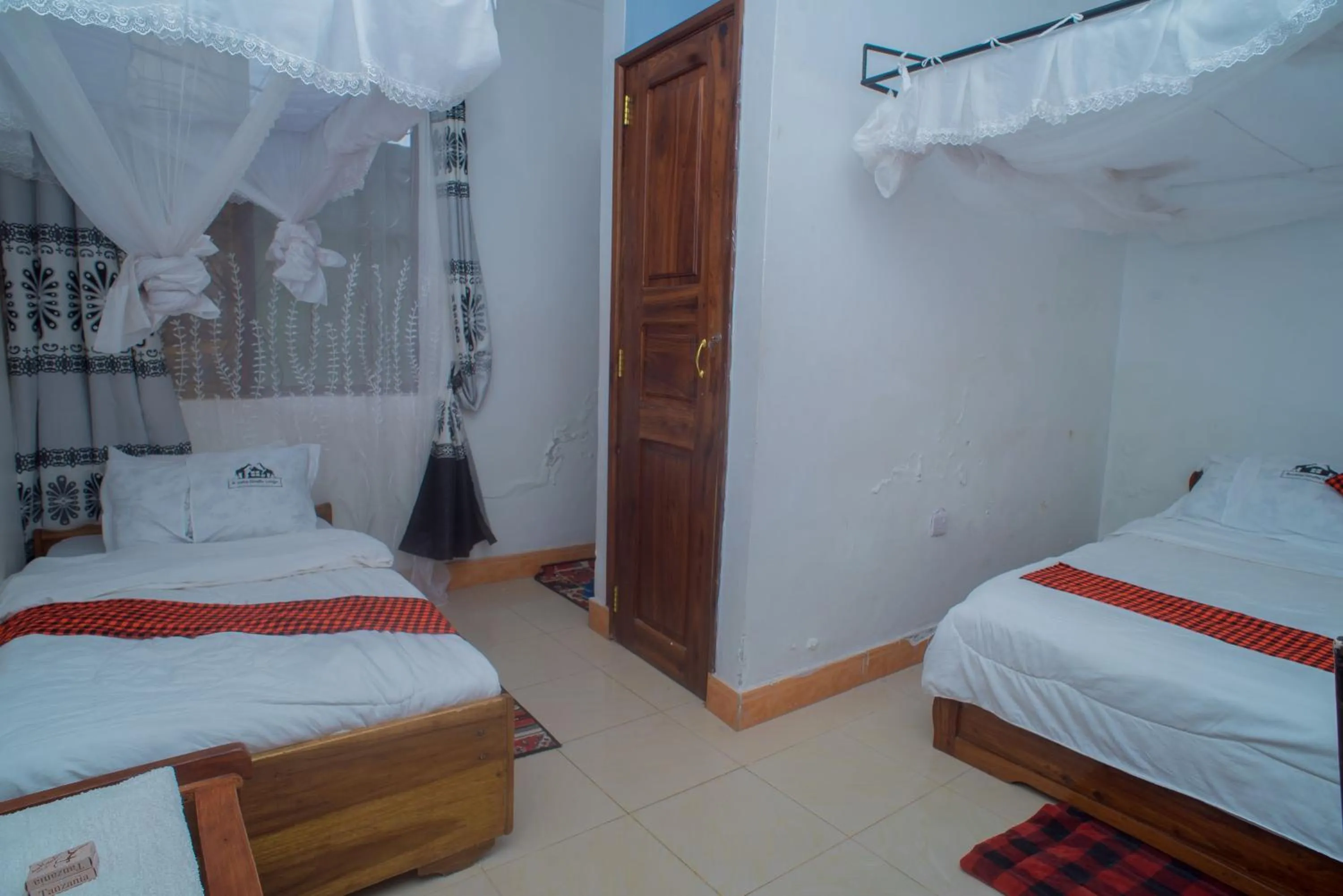 Bedroom, Bed in Arusha Giraffe Lodge