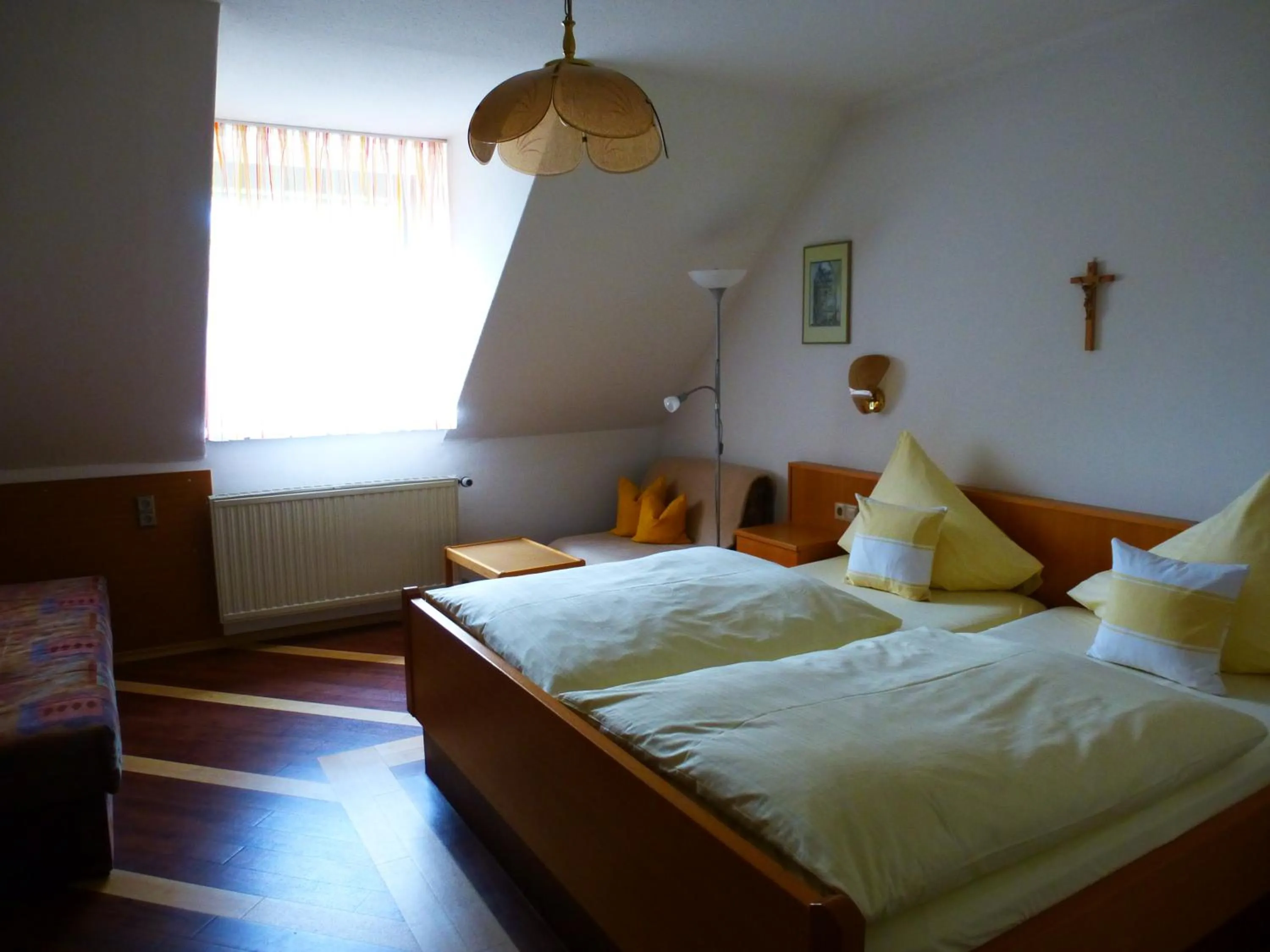 Photo of the whole room, Bed in Hotel-Gasthof "Zum Bartl"
