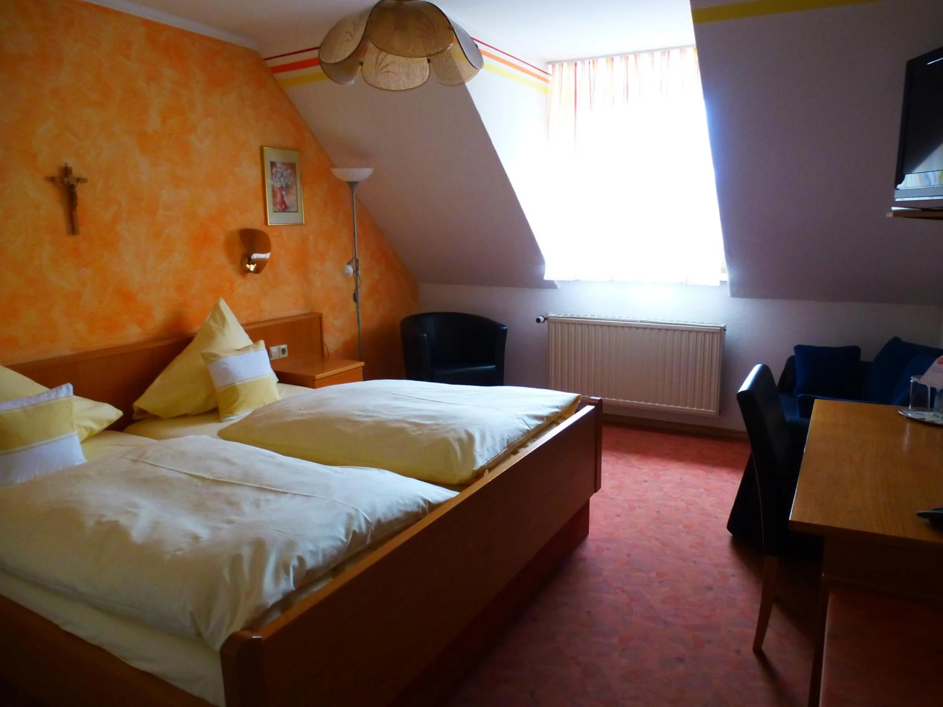 Photo of the whole room, Bed in Hotel-Gasthof "Zum Bartl"