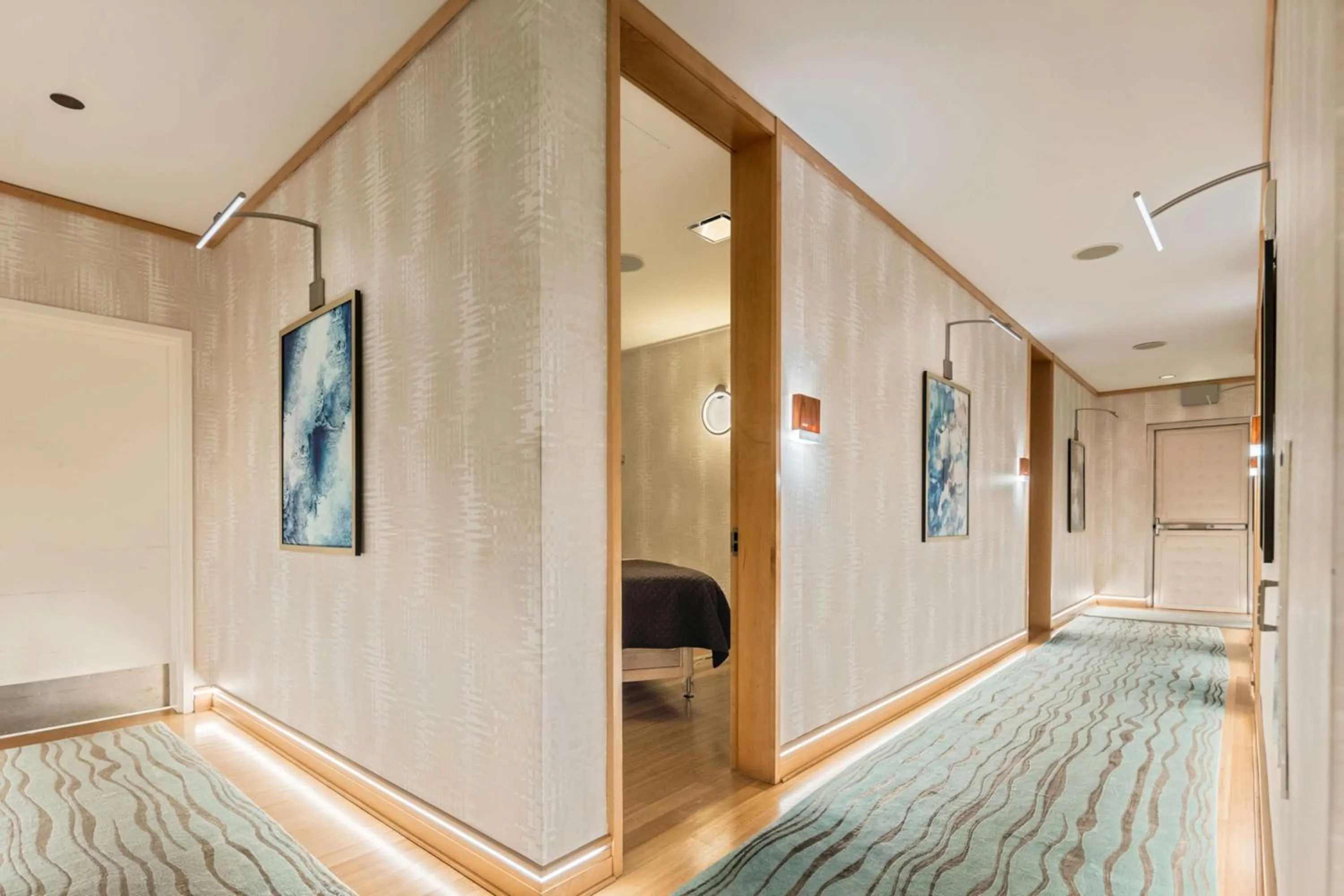 Spa and wellness centre/facilities, Bed in Hilton San Diego Bayfront