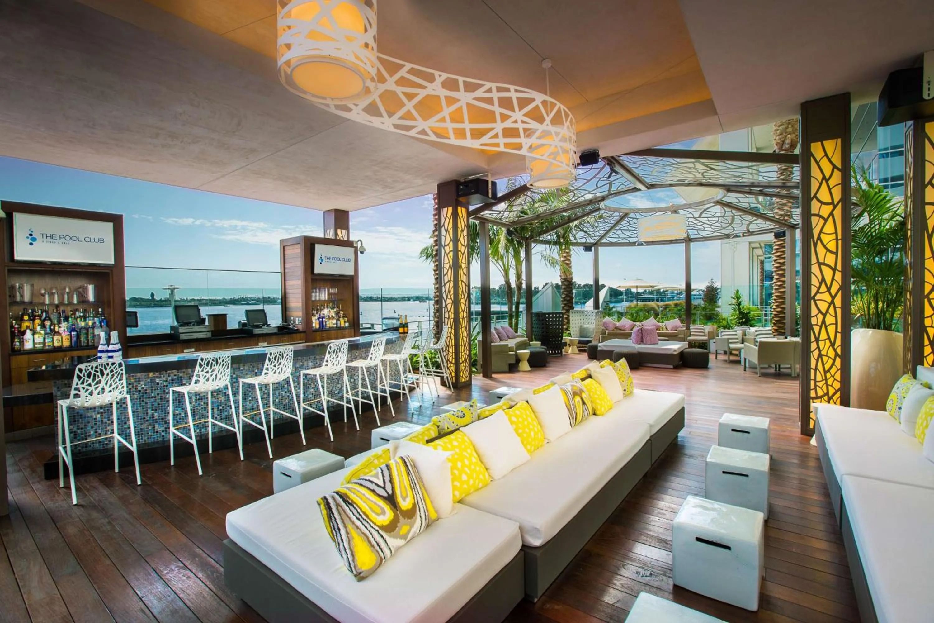 Lounge or bar in Hilton San Diego Bayfront