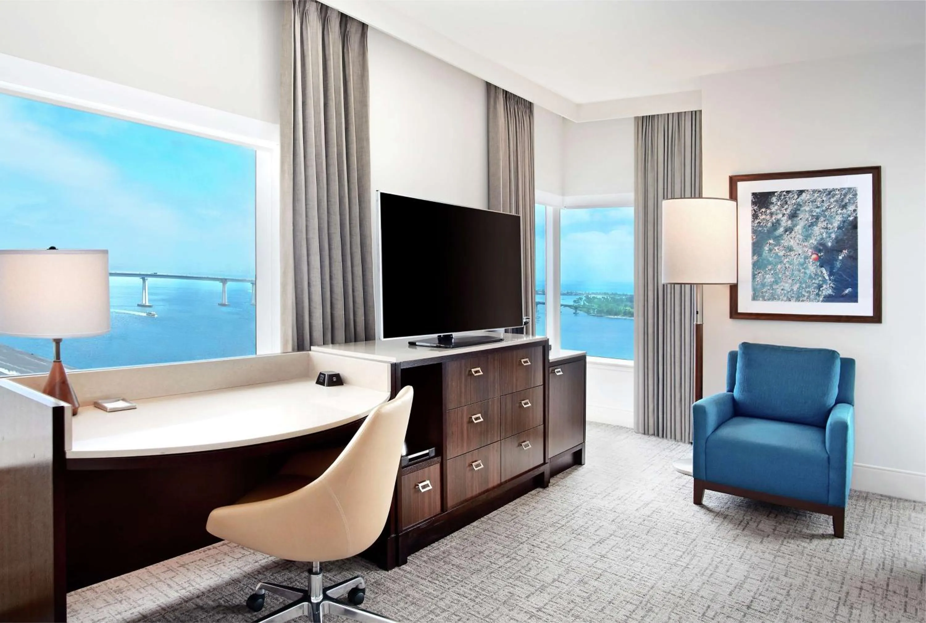 Bedroom in Hilton San Diego Bayfront