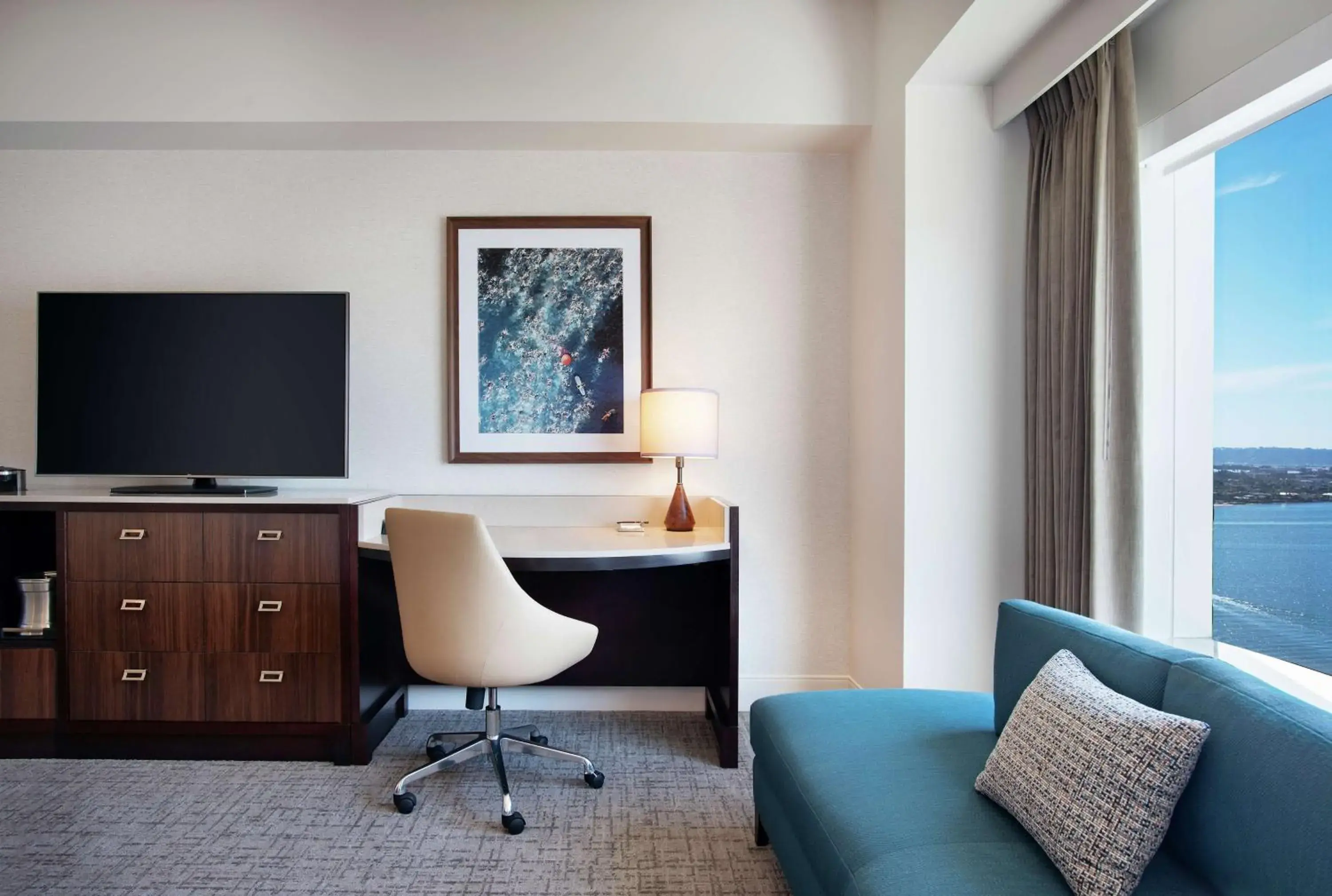 Bay-City View King Room in Hilton San Diego Bayfront Bay-City View King Room in Hilton San Diego Bayfront