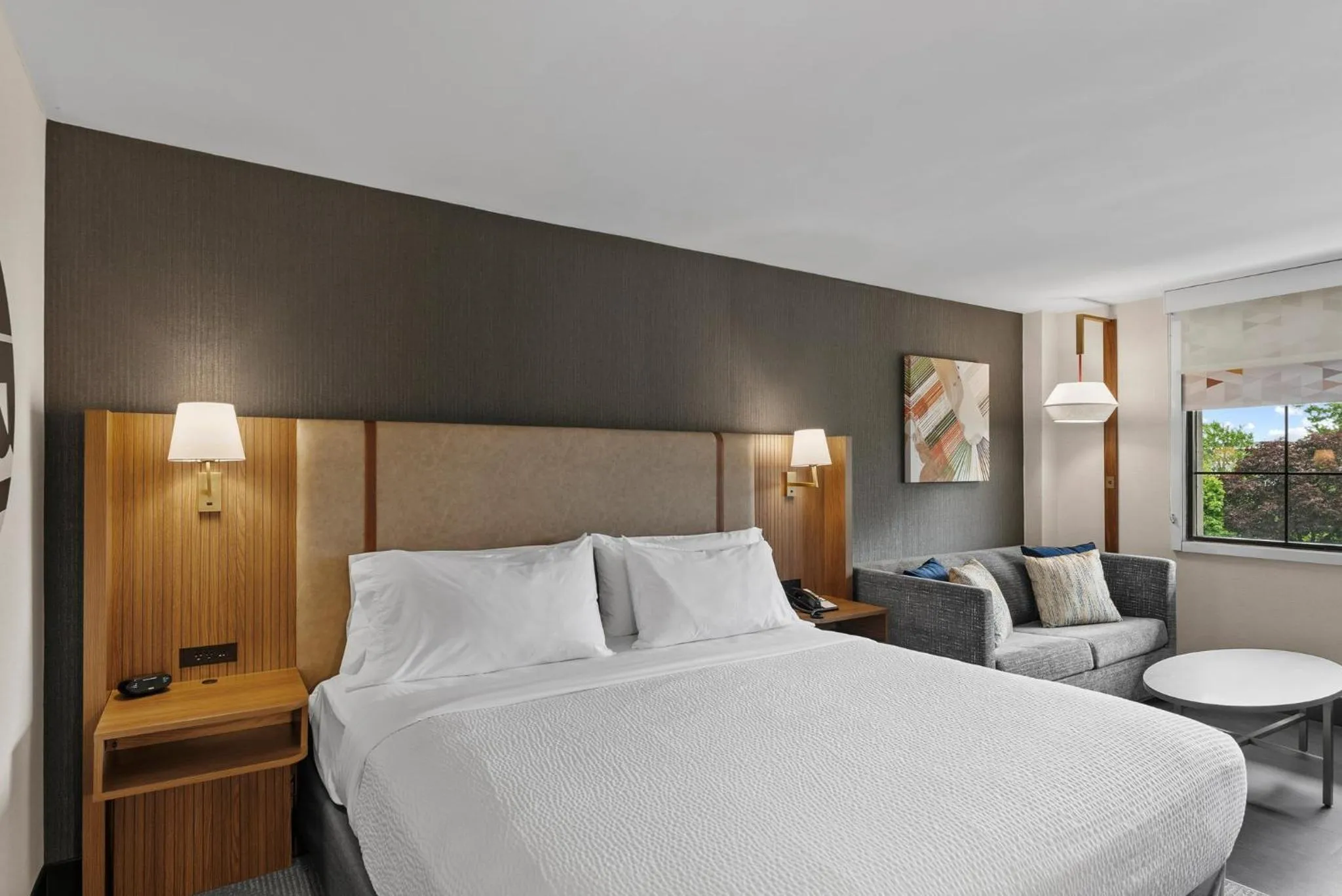 Photo of the whole room, Bed in Holiday Inn Niagara Falls State Park Entry by IHG