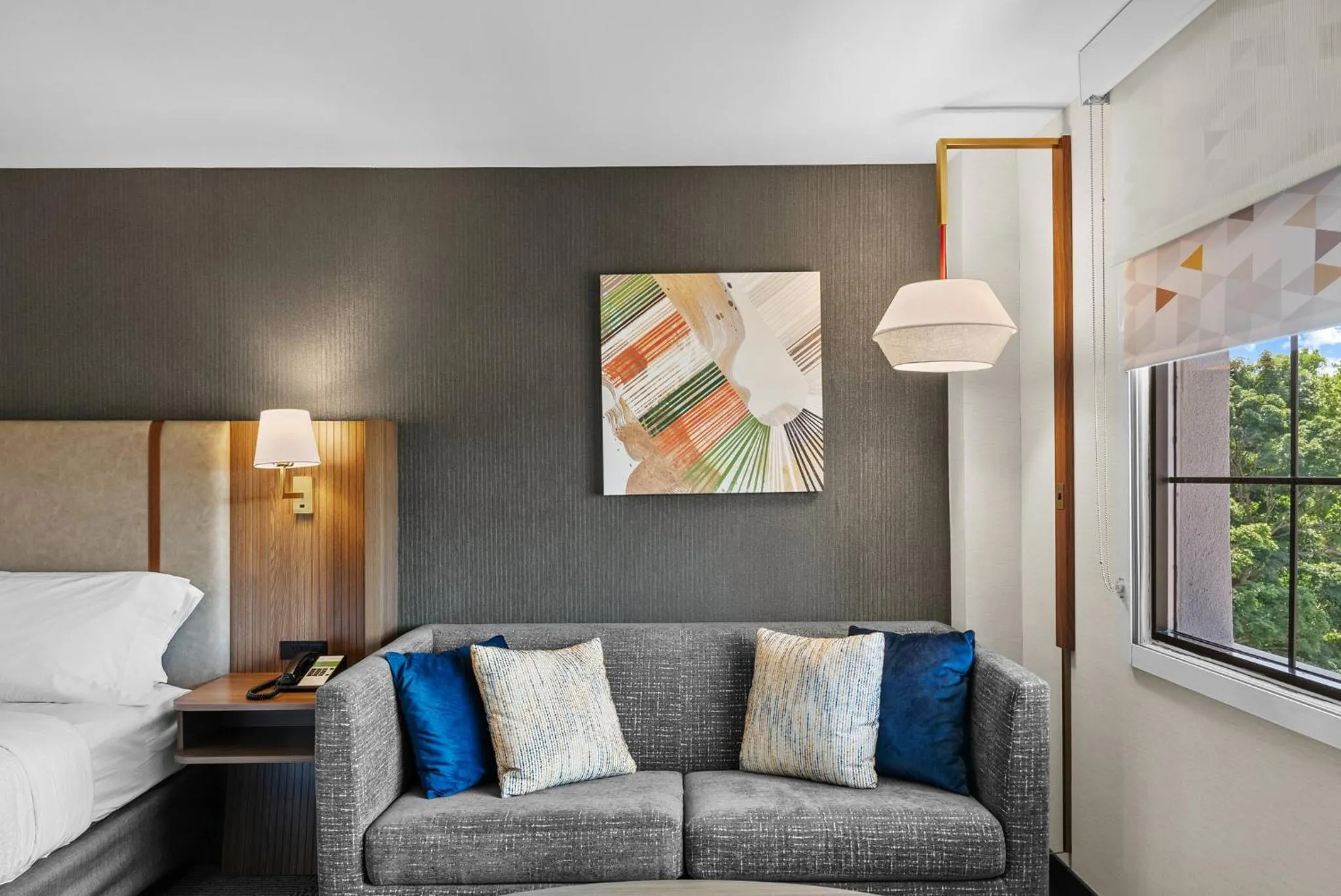 Photo of the whole room, Bed in Holiday Inn Niagara Falls State Park Entry by IHG