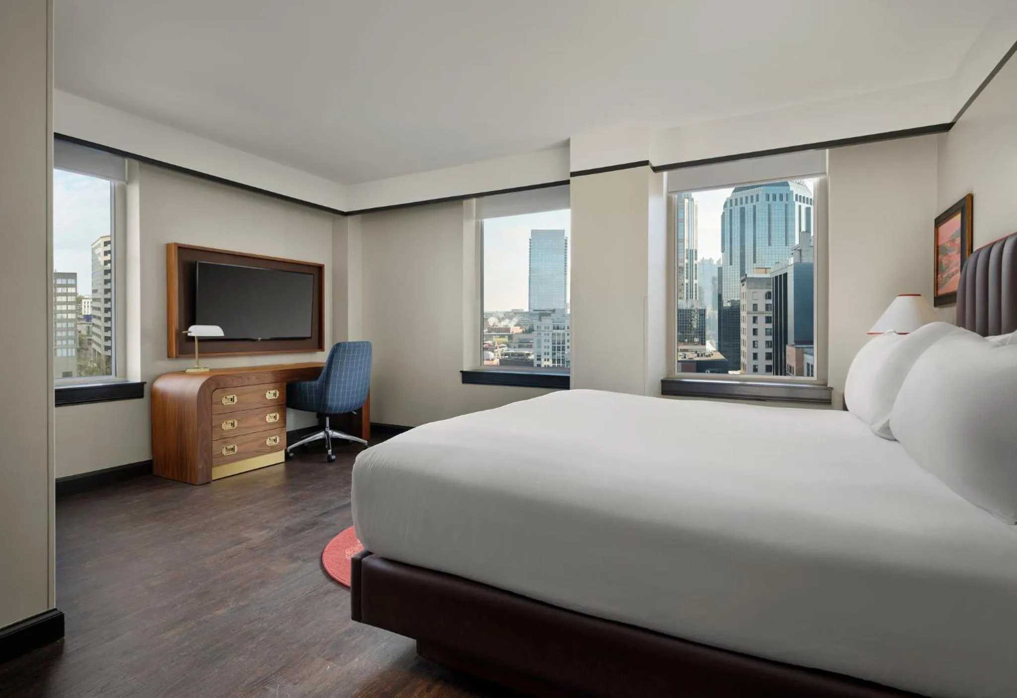 Photo of the whole room, Bed in Hotel Indigo Nashville - The Countrypolitan