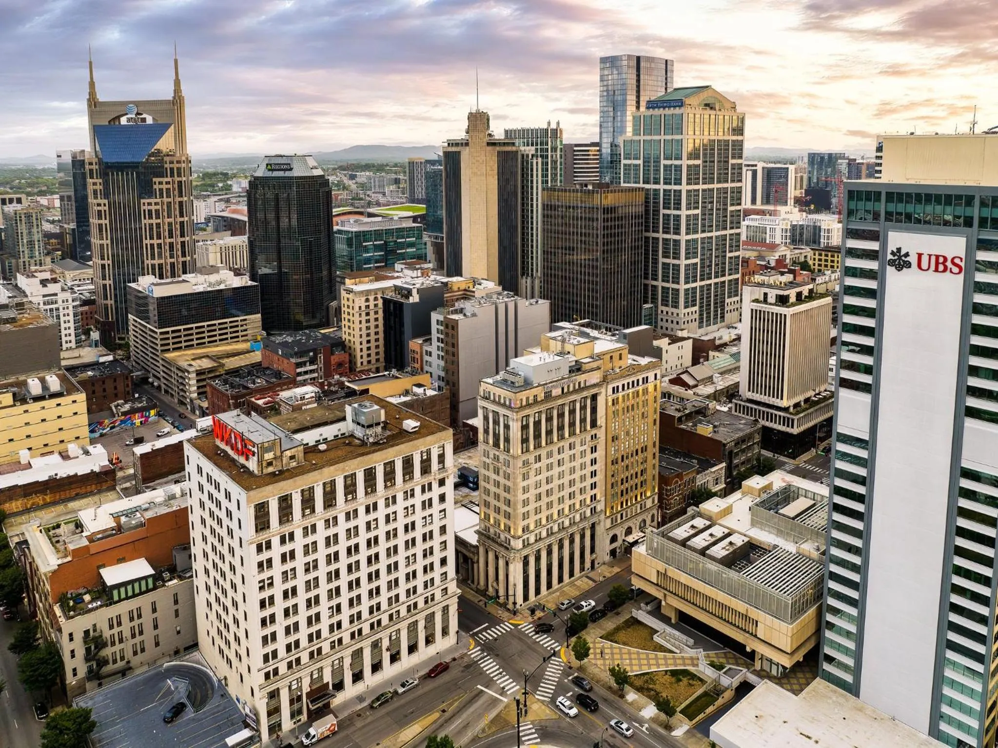 Property building in Hotel Indigo Nashville - The Countrypolitan