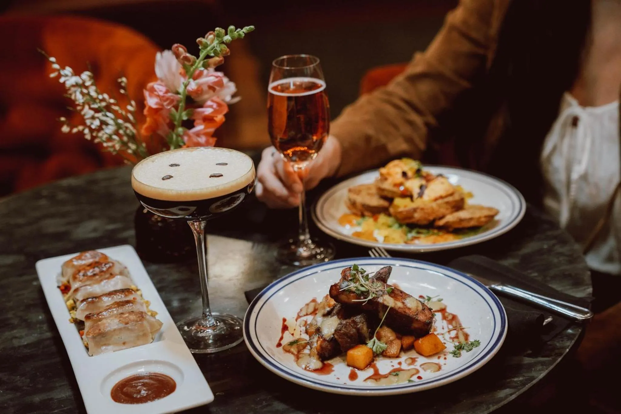 Restaurant/places to eat in Hotel Indigo Nashville - The Countrypolitan