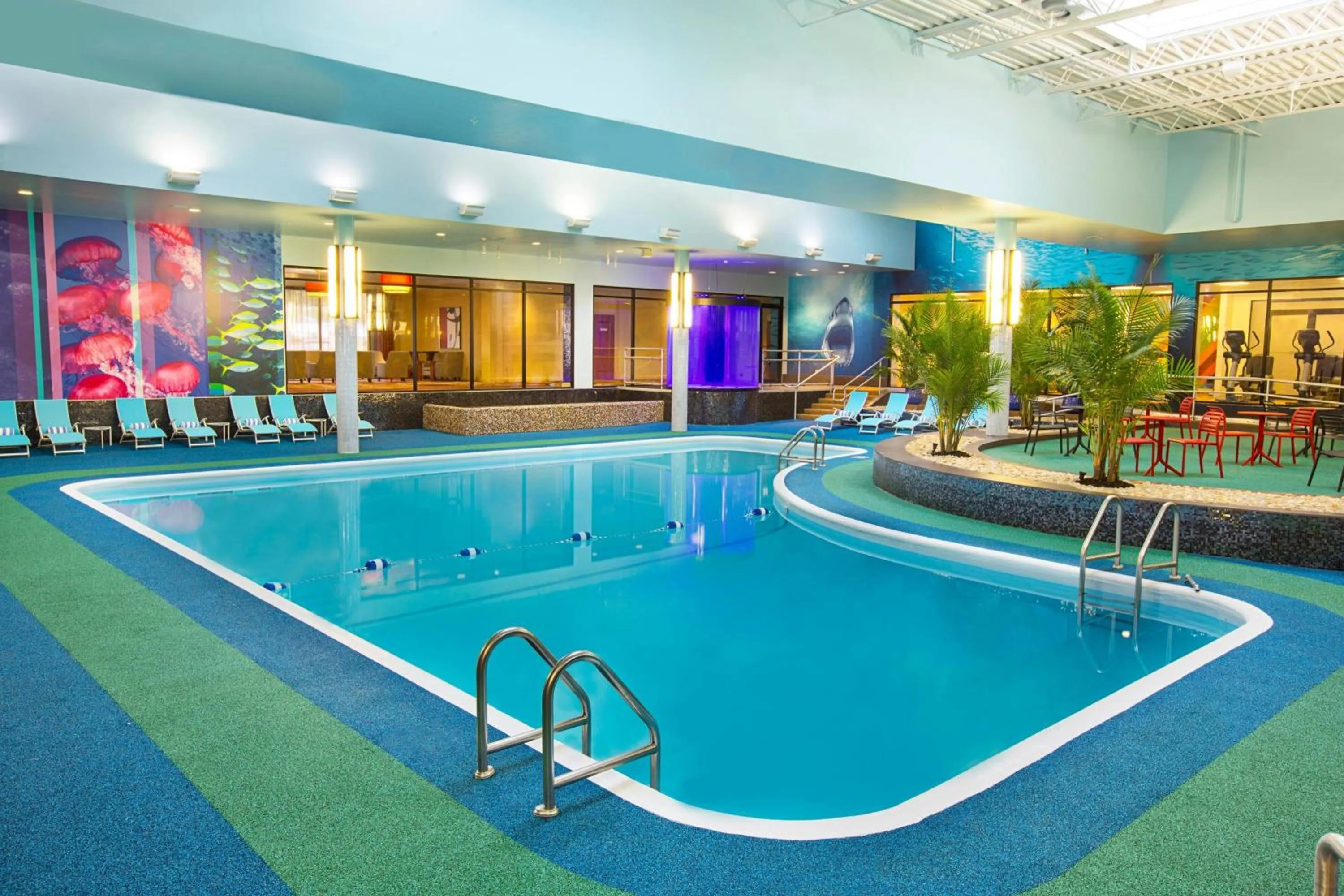Swimming pool in Sheraton Niagara Falls