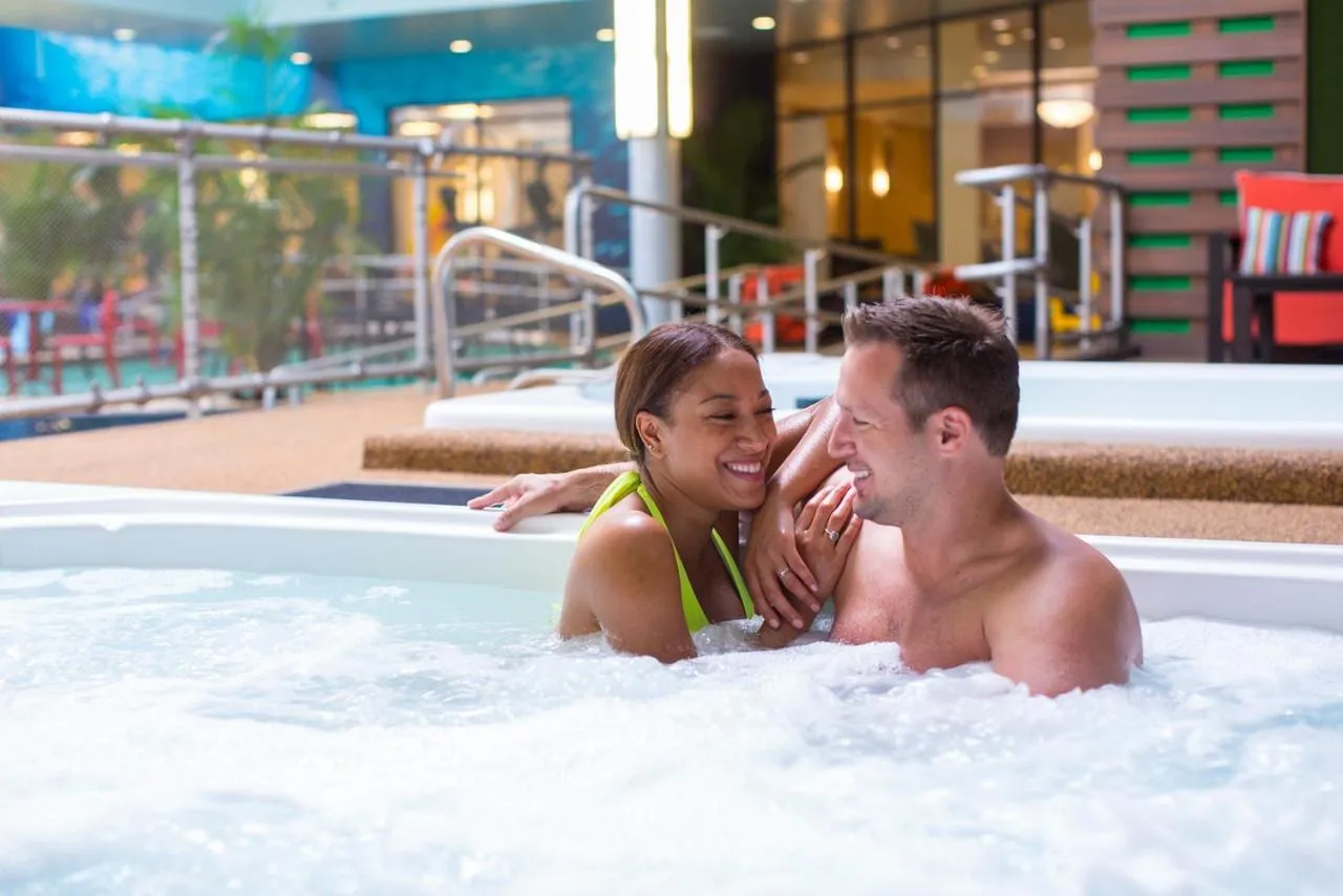 Hot Tub in Sheraton Niagara Falls