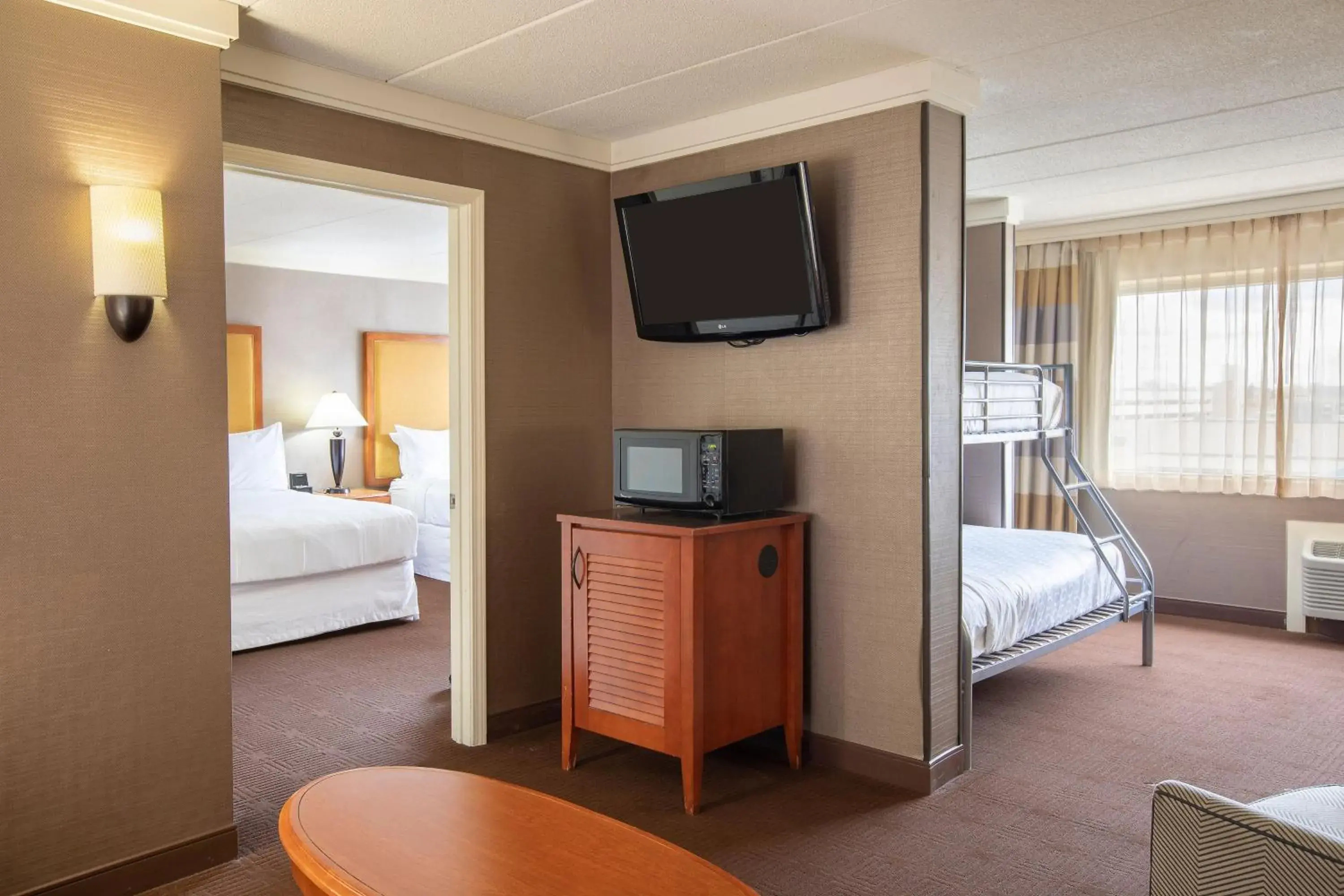 Suite, 1 King bunk or 2 Queen, Sofa bed in Sheraton Niagara Falls Suite, 1 King bunk or 2 Queen, Sofa bed in Sheraton Niagara Falls