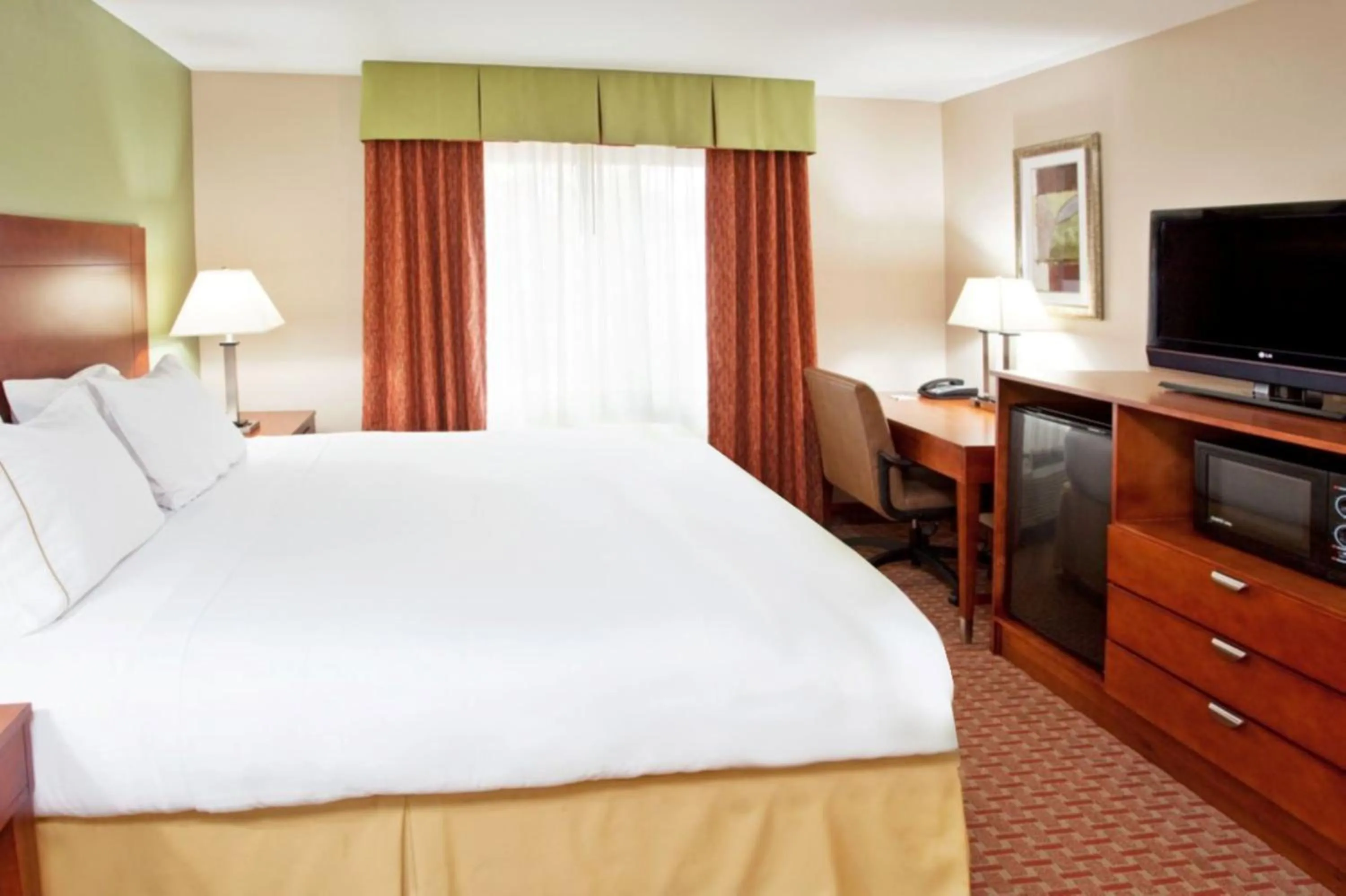 Photo of the whole room, Bed in Holiday Inn Express & Suites Niagara Falls by IHG