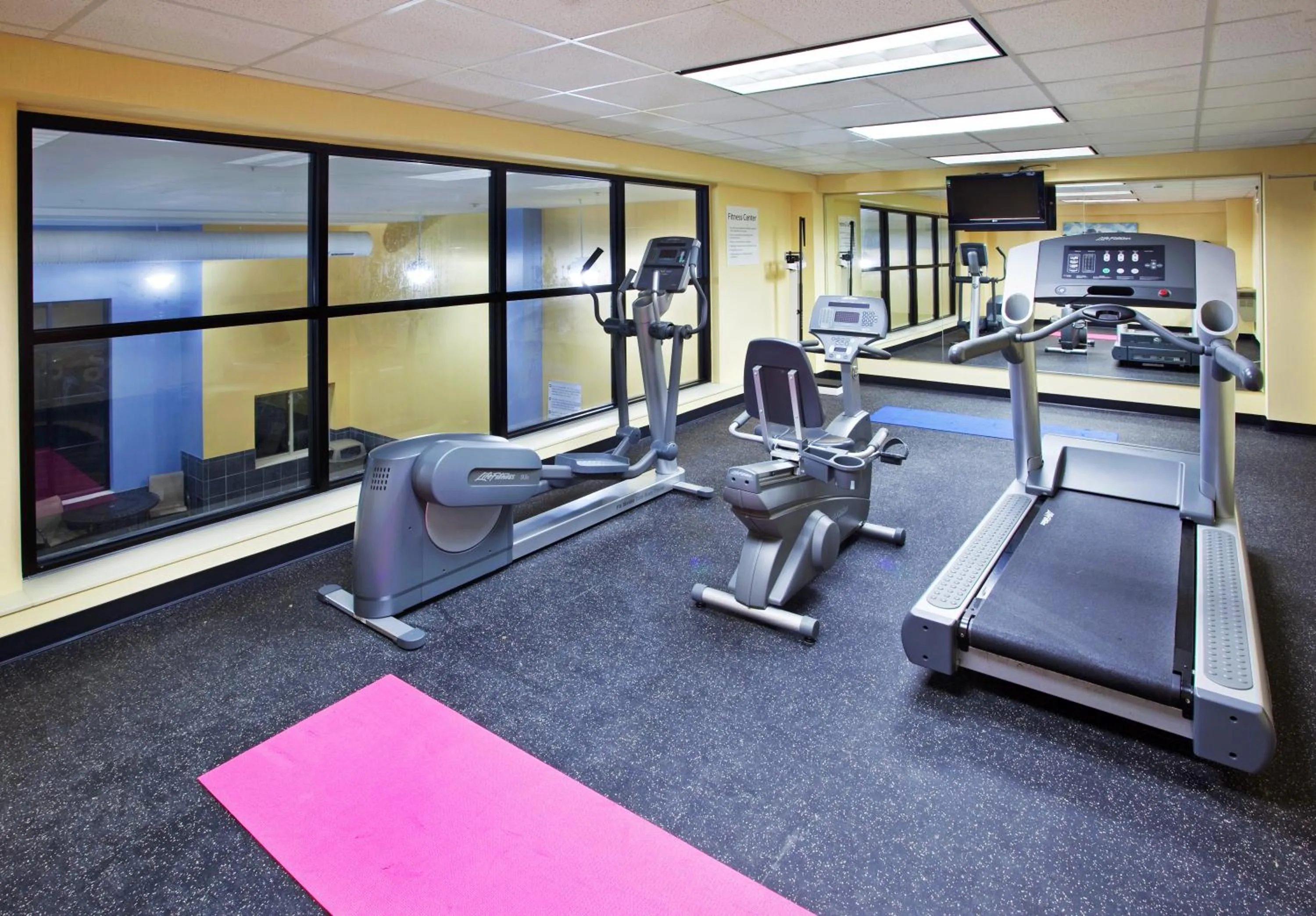 Spa and wellness centre/facilities in Holiday Inn Express & Suites Niagara Falls by IHG