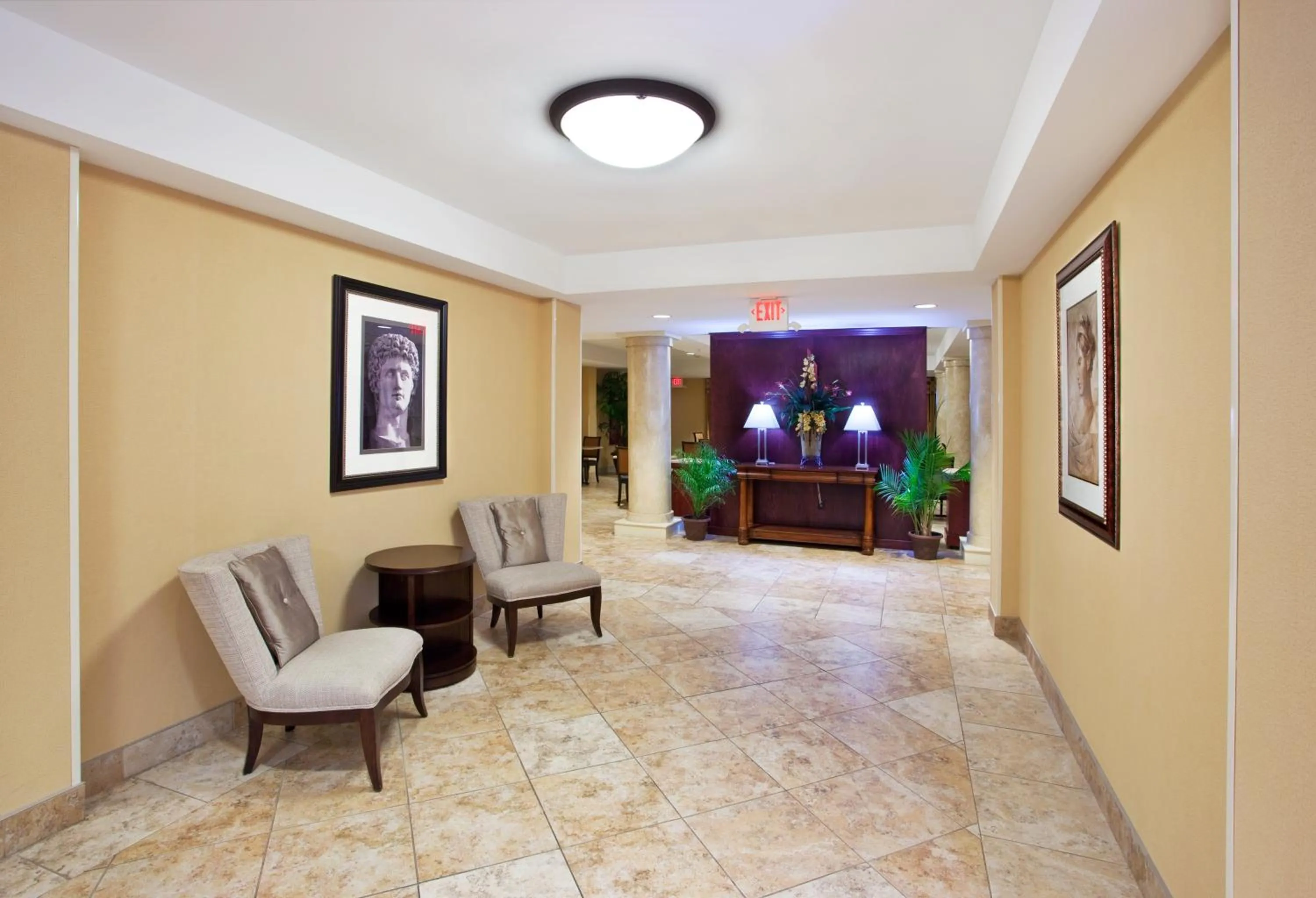 Lobby or reception in Holiday Inn Express & Suites Niagara Falls by IHG