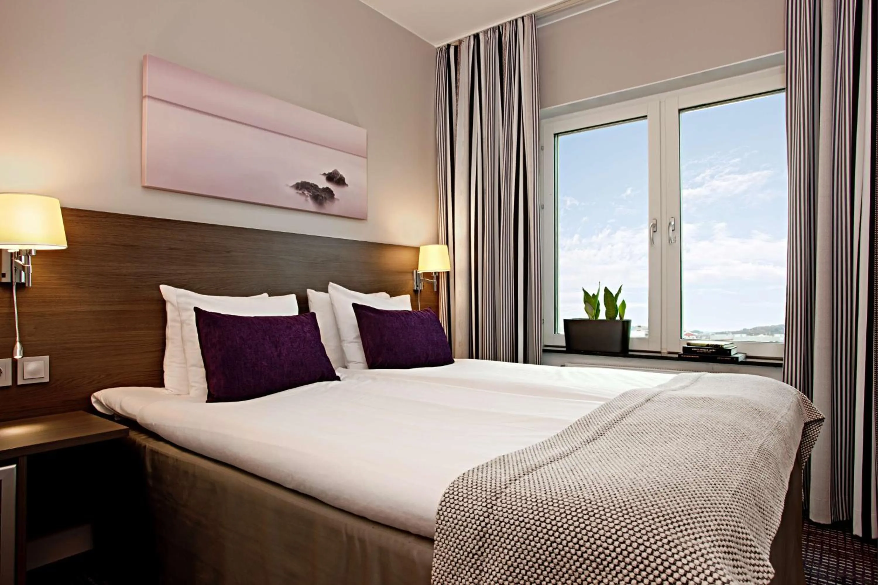 Photo of the whole room, Bed in Scandic No. 25