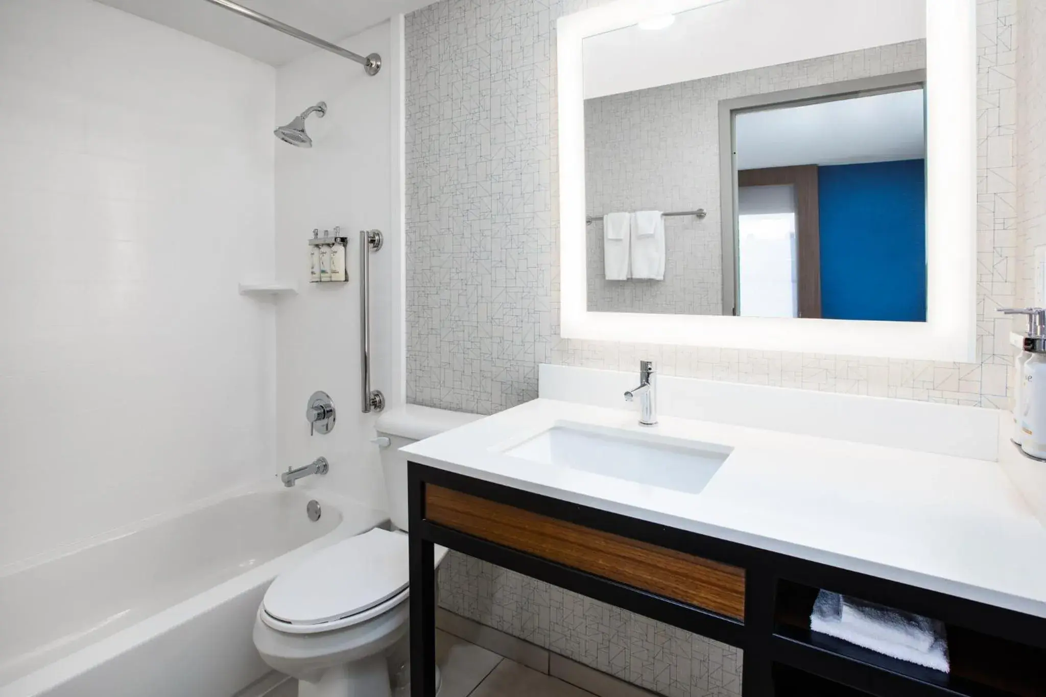 One-Bedroom Suite with Two Double Beds in Holiday Inn Express Nashville-Downtown - Broadway by IHG One-Bedroom Suite with Two Double Beds in Holiday Inn Express Nashville-Downtown - Broadway by IHG
