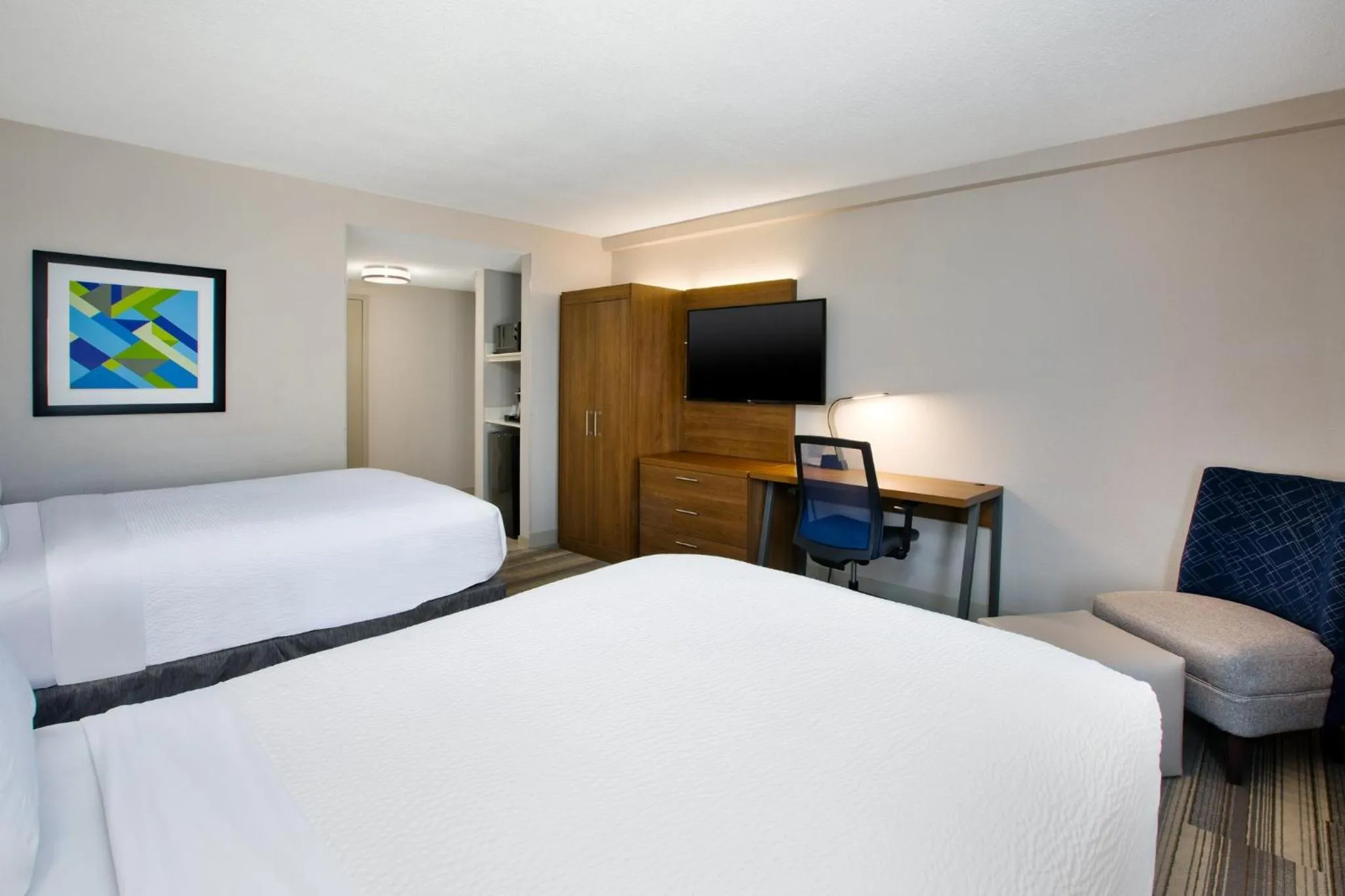 Photo of the whole room, Bed in Holiday Inn Express Nashville-Downtown - Broadway by IHG