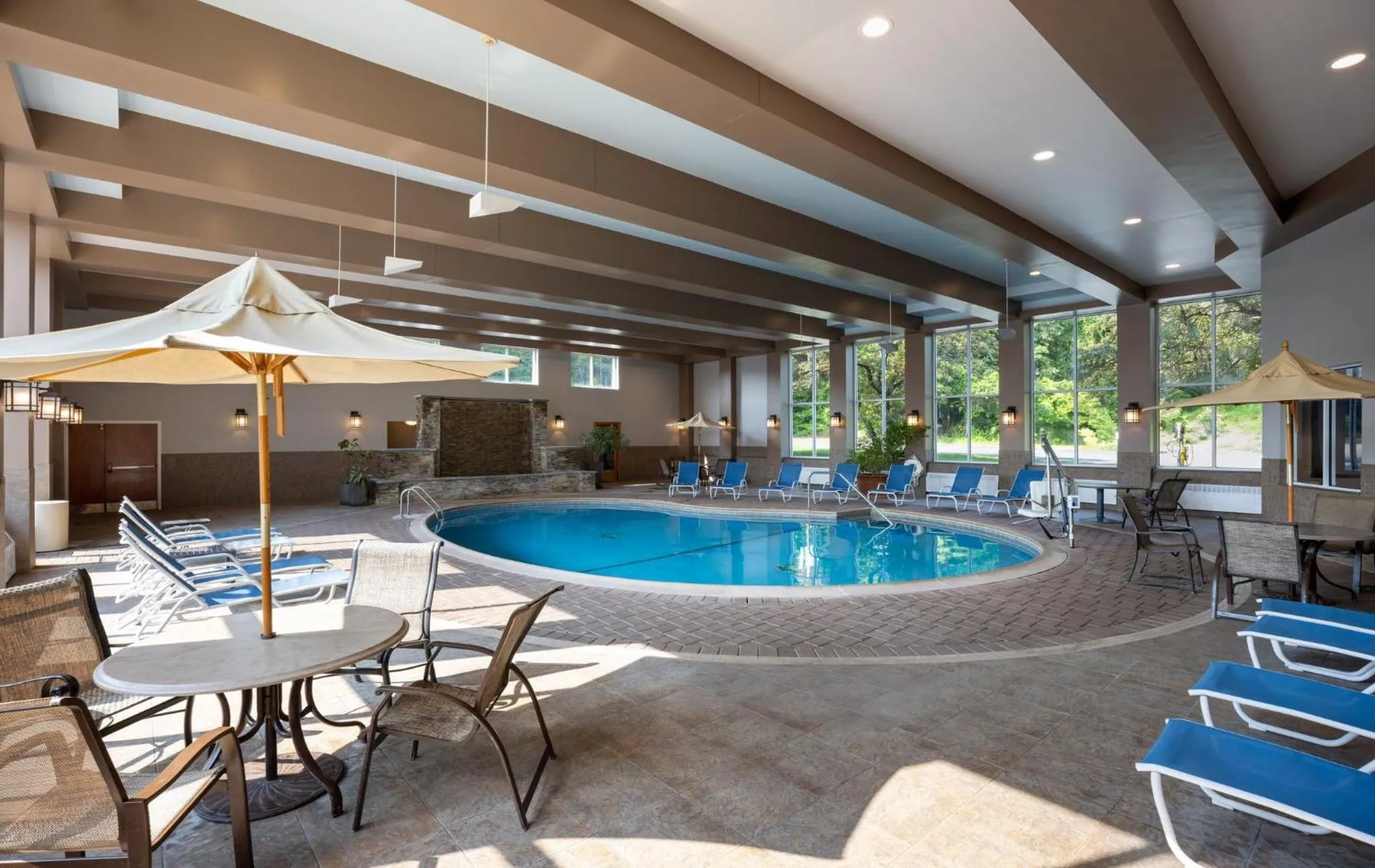 Swimming pool in Holiday Inn Resort Lake George by IHG