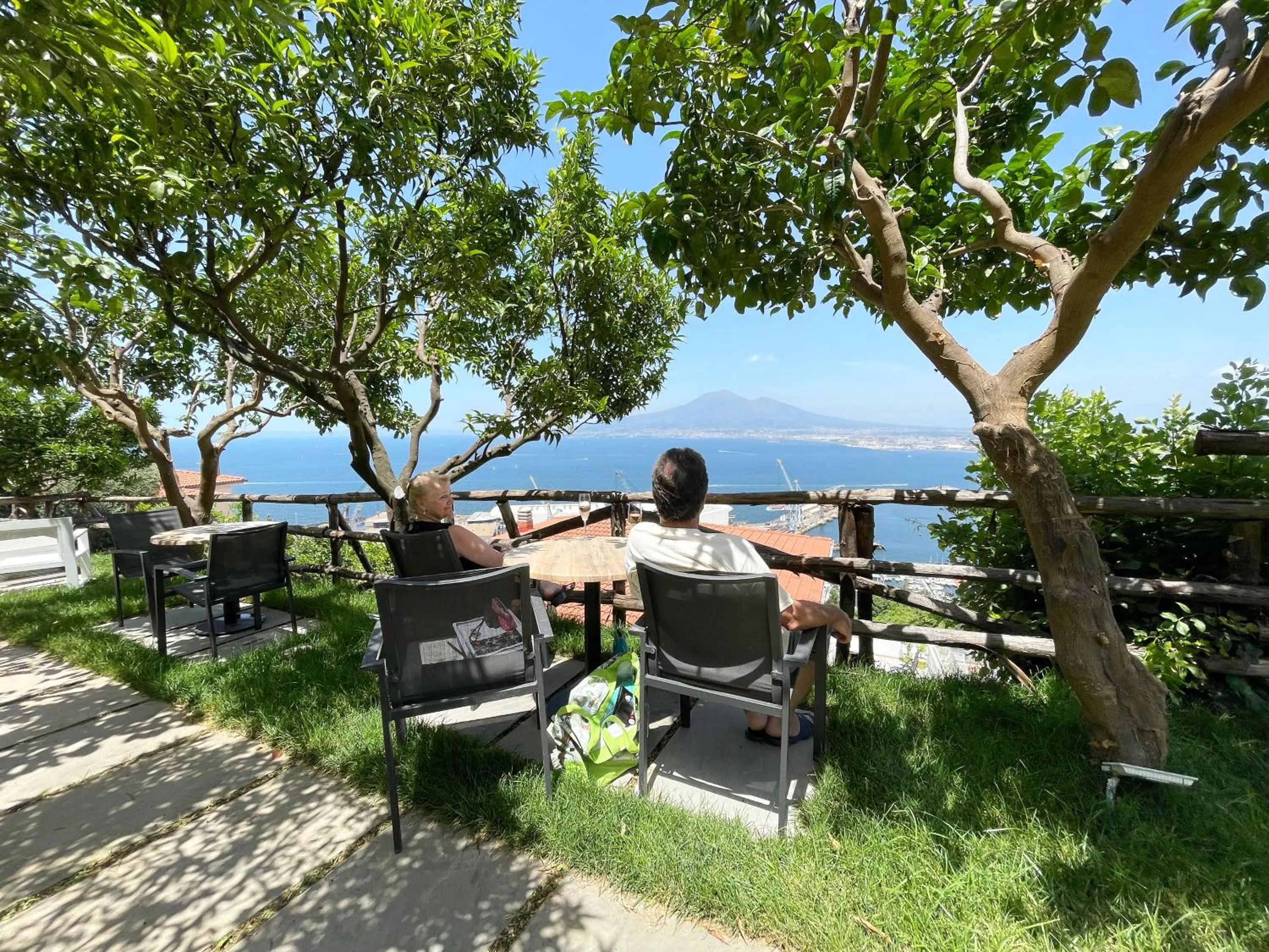 Restaurant/places to eat in Relais Manfredi