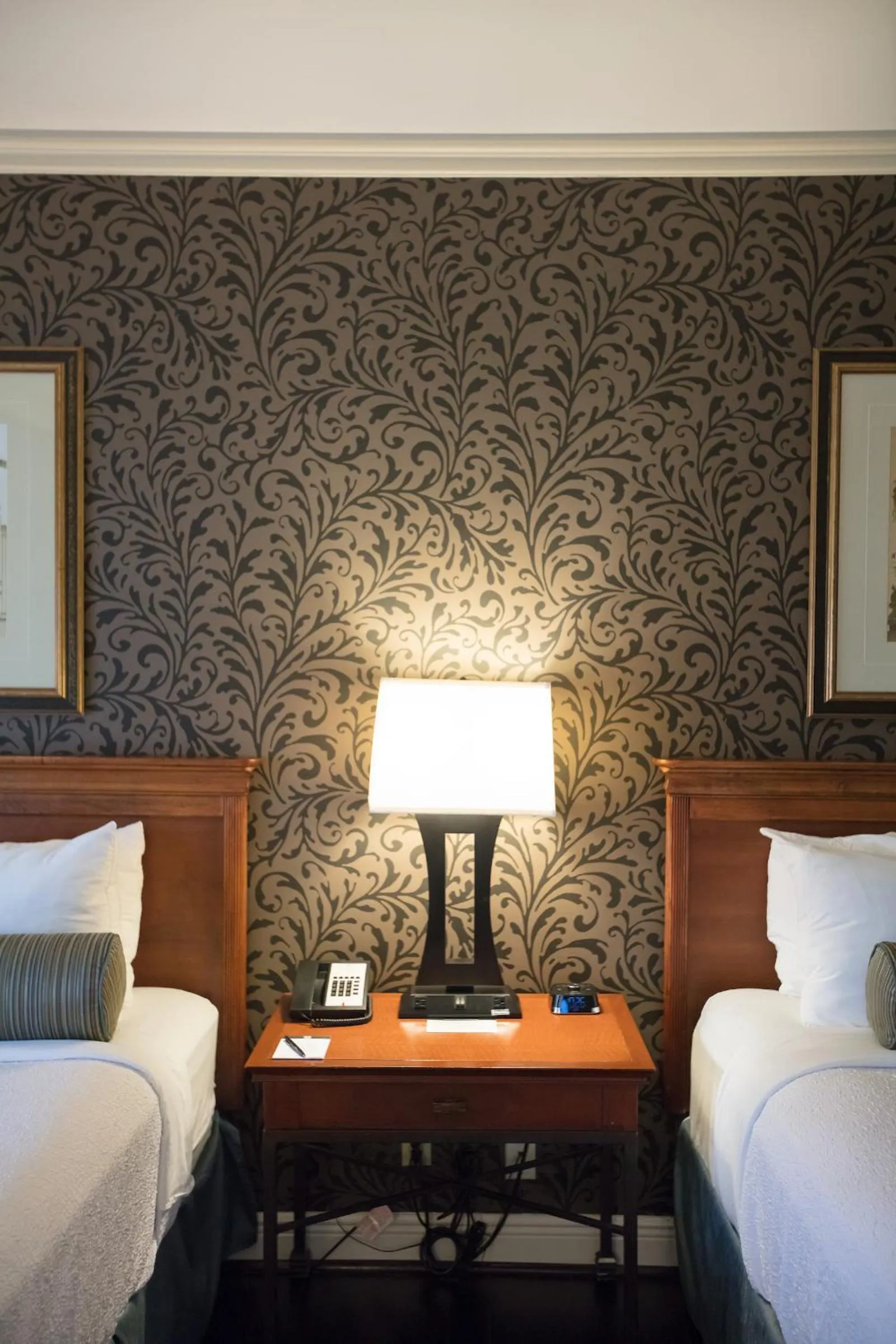 Bedroom, Bed in The Whitehall Houston