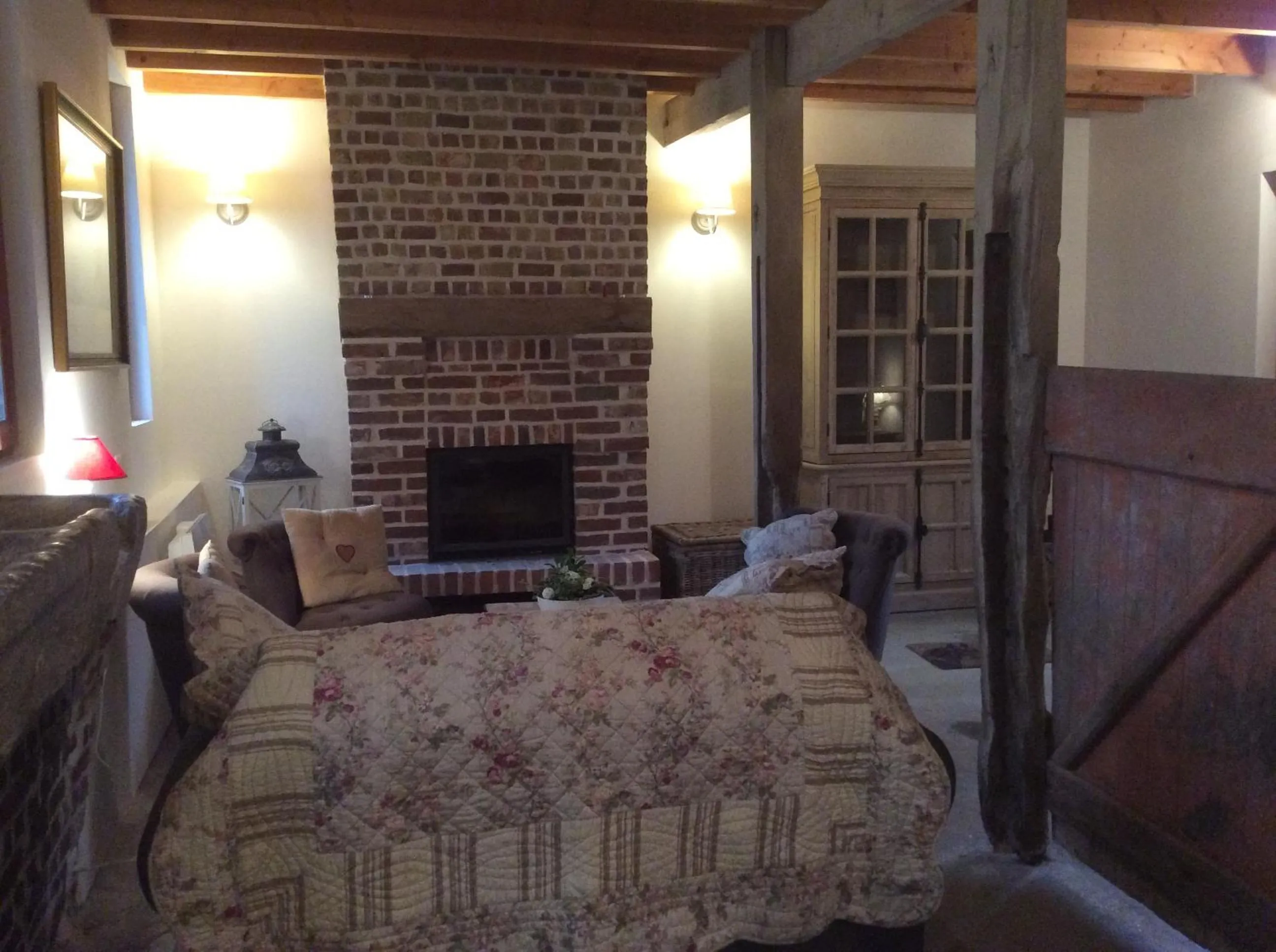 Communal lounge/ TV room, Bed in Paardenhof Guesthouse