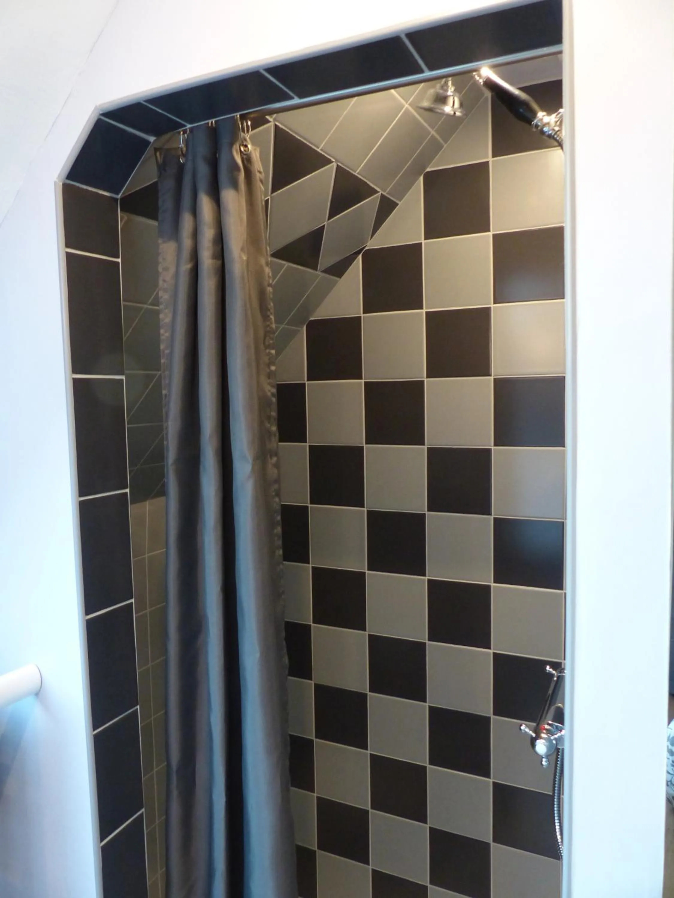 Shower in Paardenhof Guesthouse