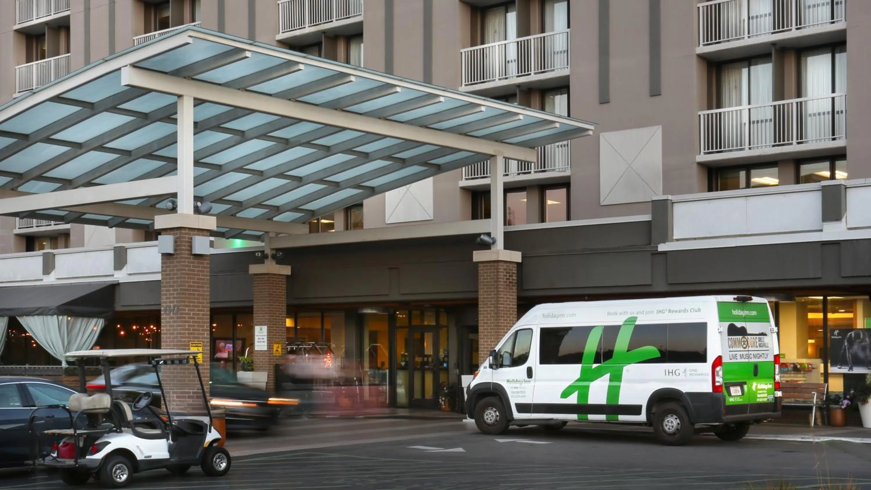 Property building in Holiday Inn Nashville - Vanderbilt - Dwtn by IHG