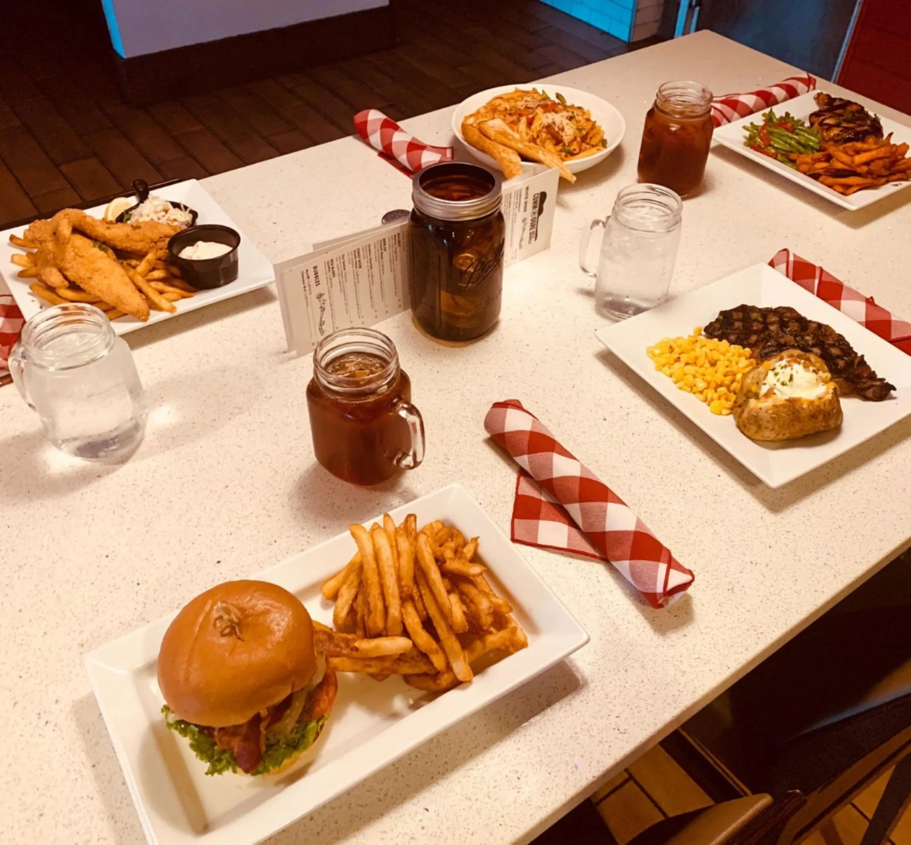 Restaurant/places to eat in Holiday Inn Nashville - Vanderbilt - Dwtn by IHG