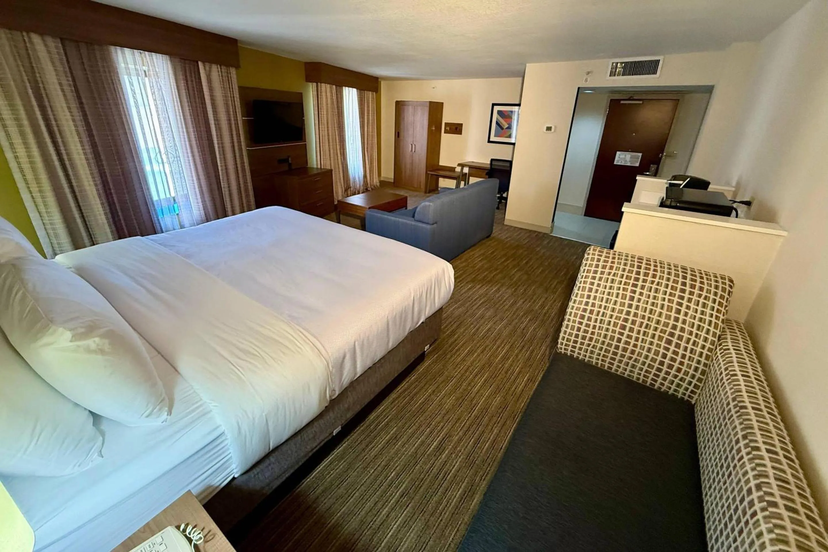 Bedroom, Bed in Country Inn & Suites by Radisson, Downtown Albany New York