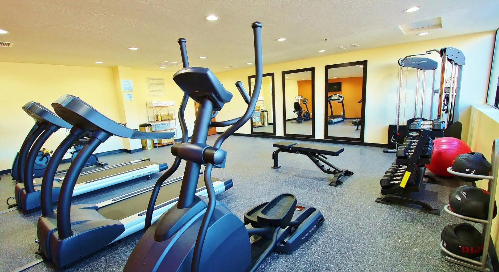 Fitness centre/facilities in Holiday Inn Express Flagstaff by IHG
