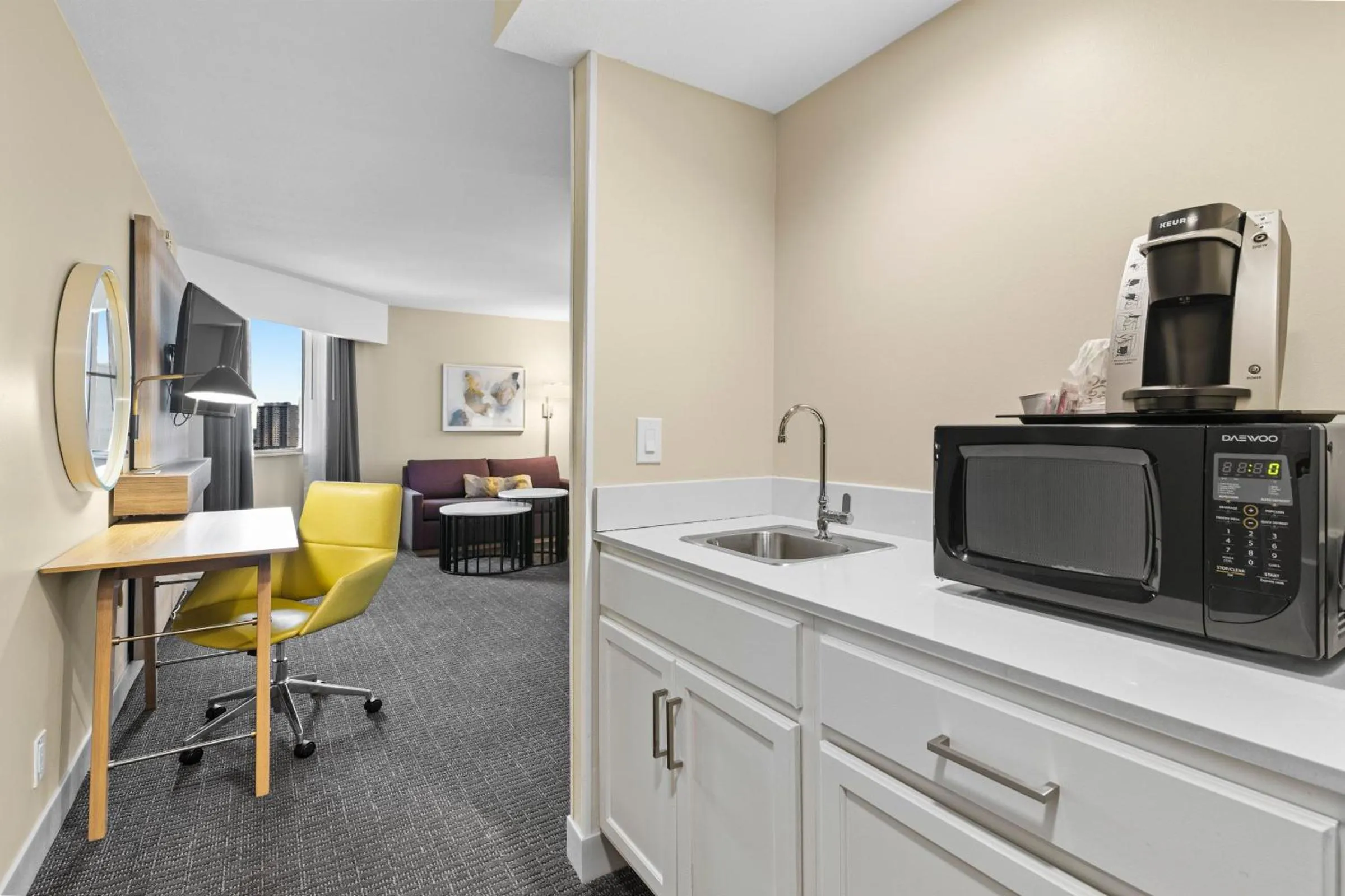 Bedroom in Crowne Plaza Houston Med Ctr-Galleria Area by IHG