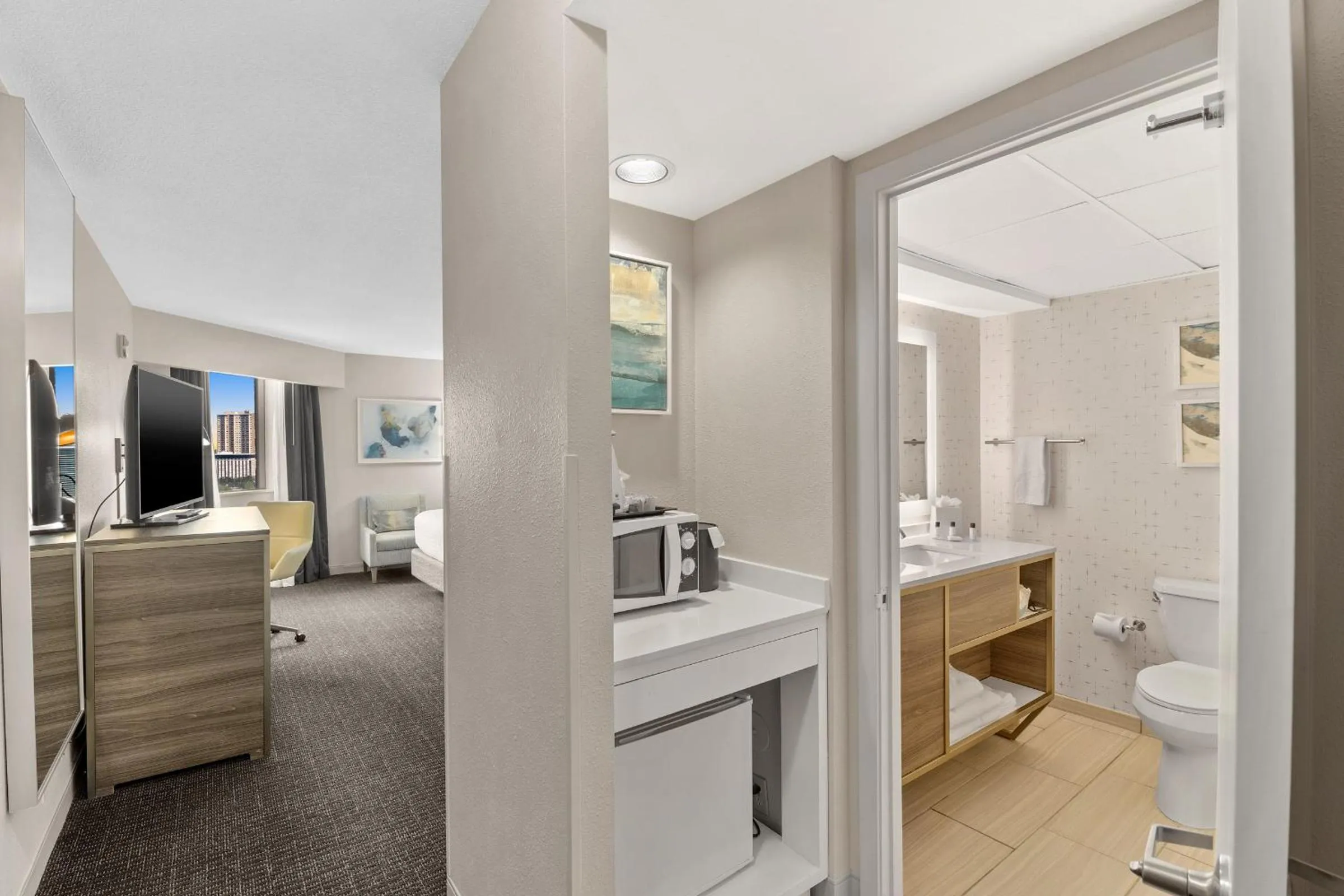 Bedroom in Crowne Plaza Houston Med Ctr-Galleria Area by IHG