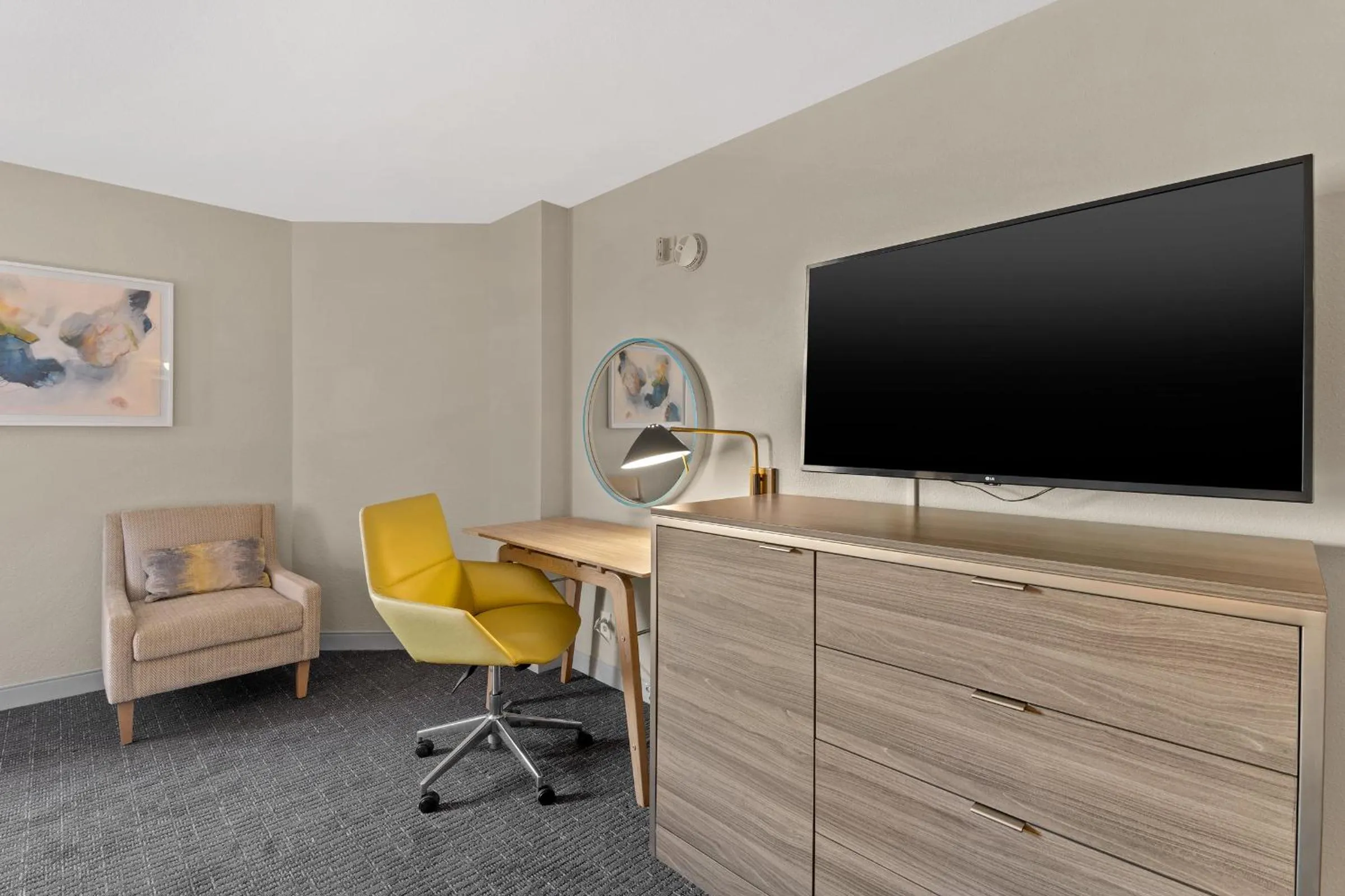 Bedroom in Crowne Plaza Houston Med Ctr-Galleria Area by IHG