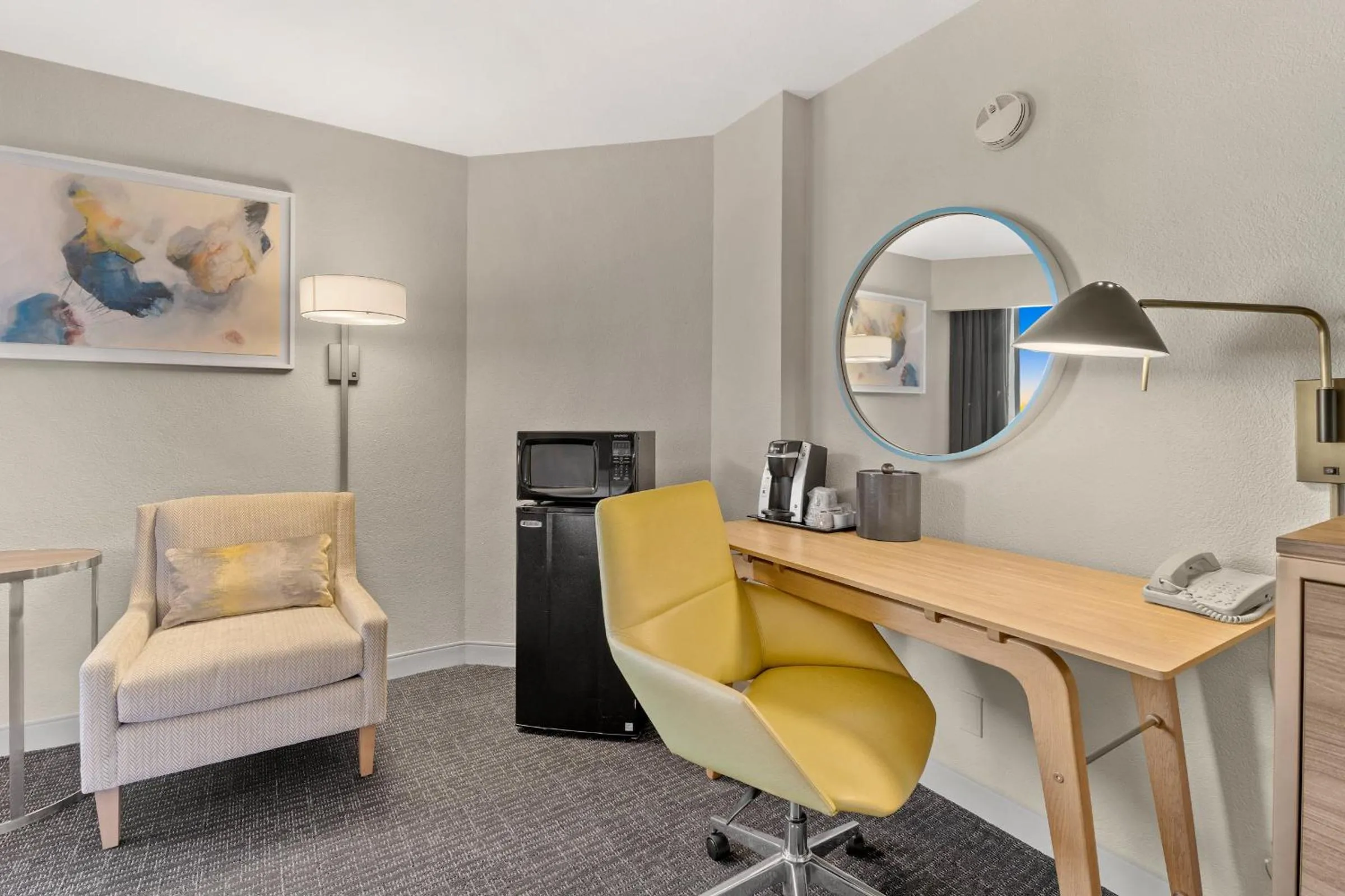 Photo of the whole room in Crowne Plaza Houston Med Ctr-Galleria Area by IHG