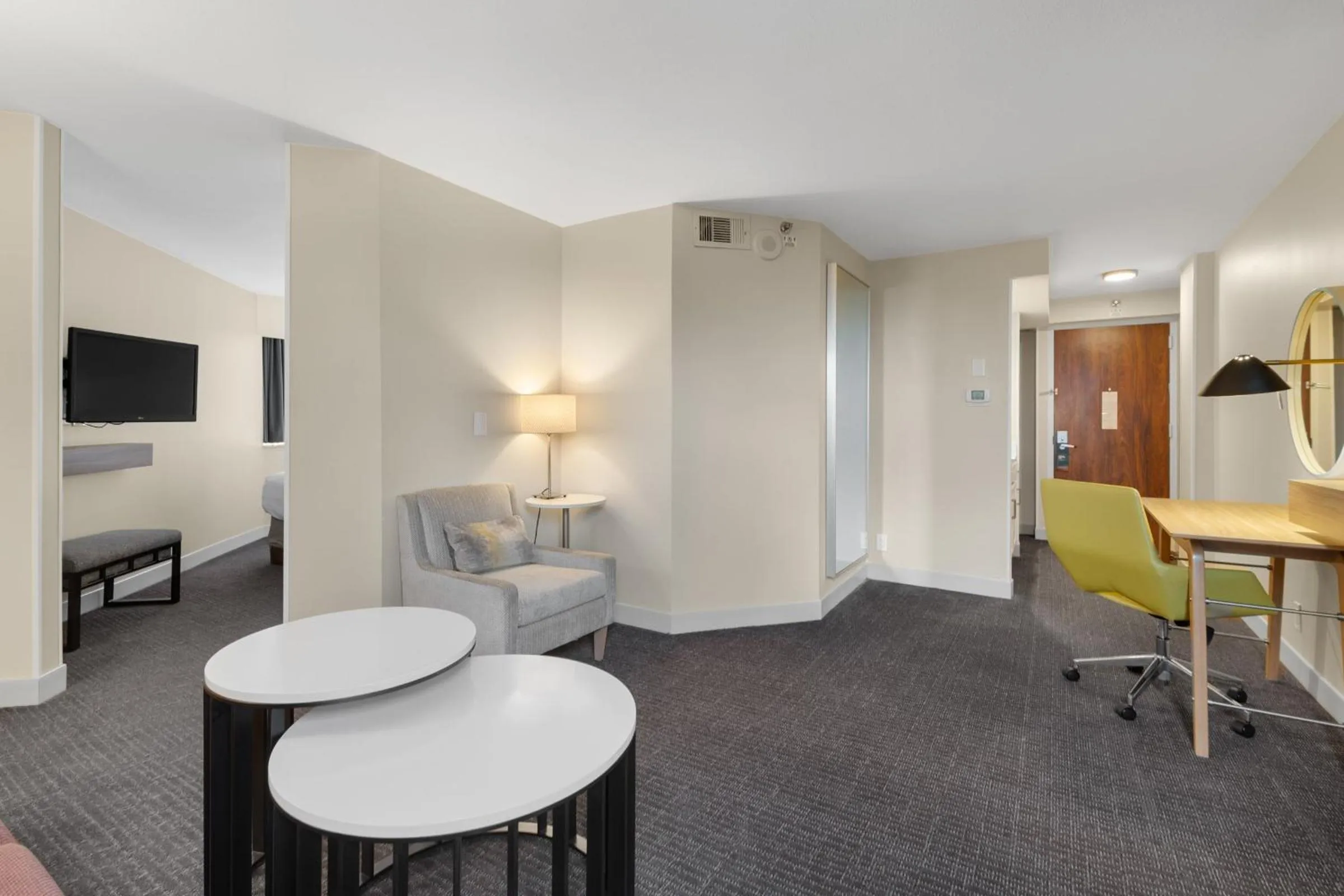 Photo of the whole room in Crowne Plaza Houston Med Ctr-Galleria Area by IHG