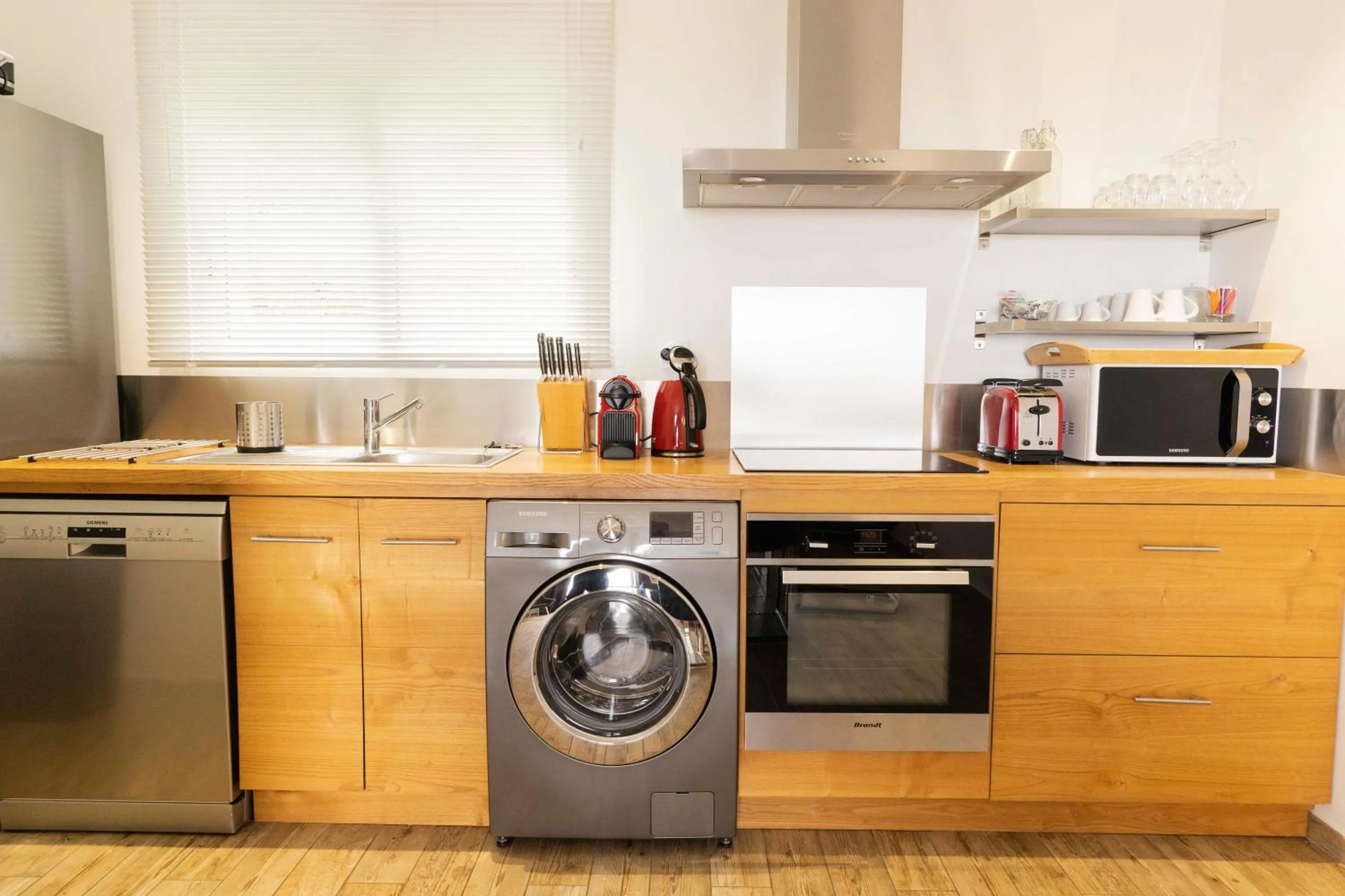 Coffee/tea facilities in Suites in Erbalunga