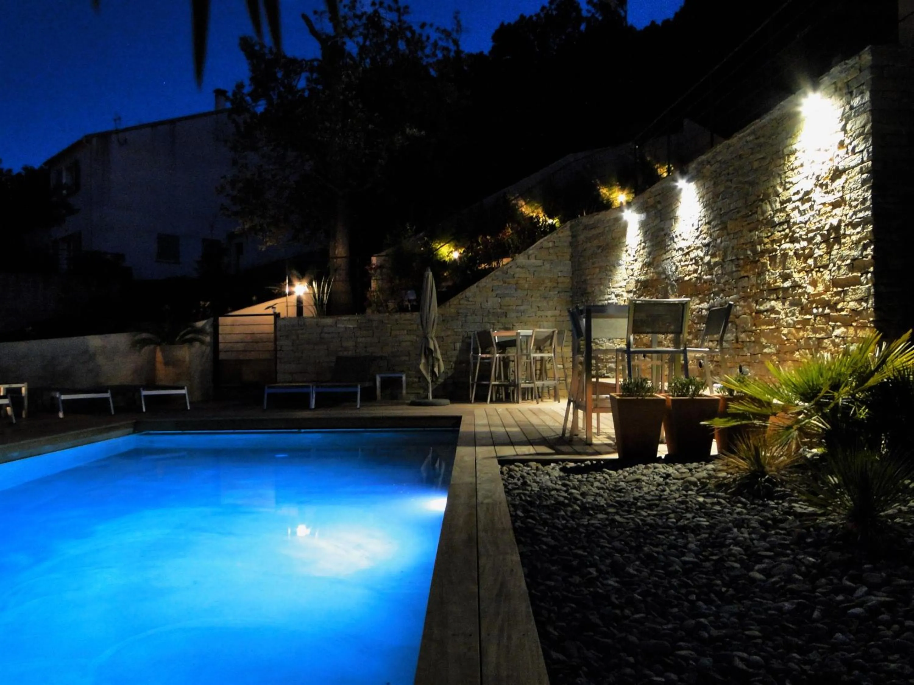Pool view in Suites in Erbalunga