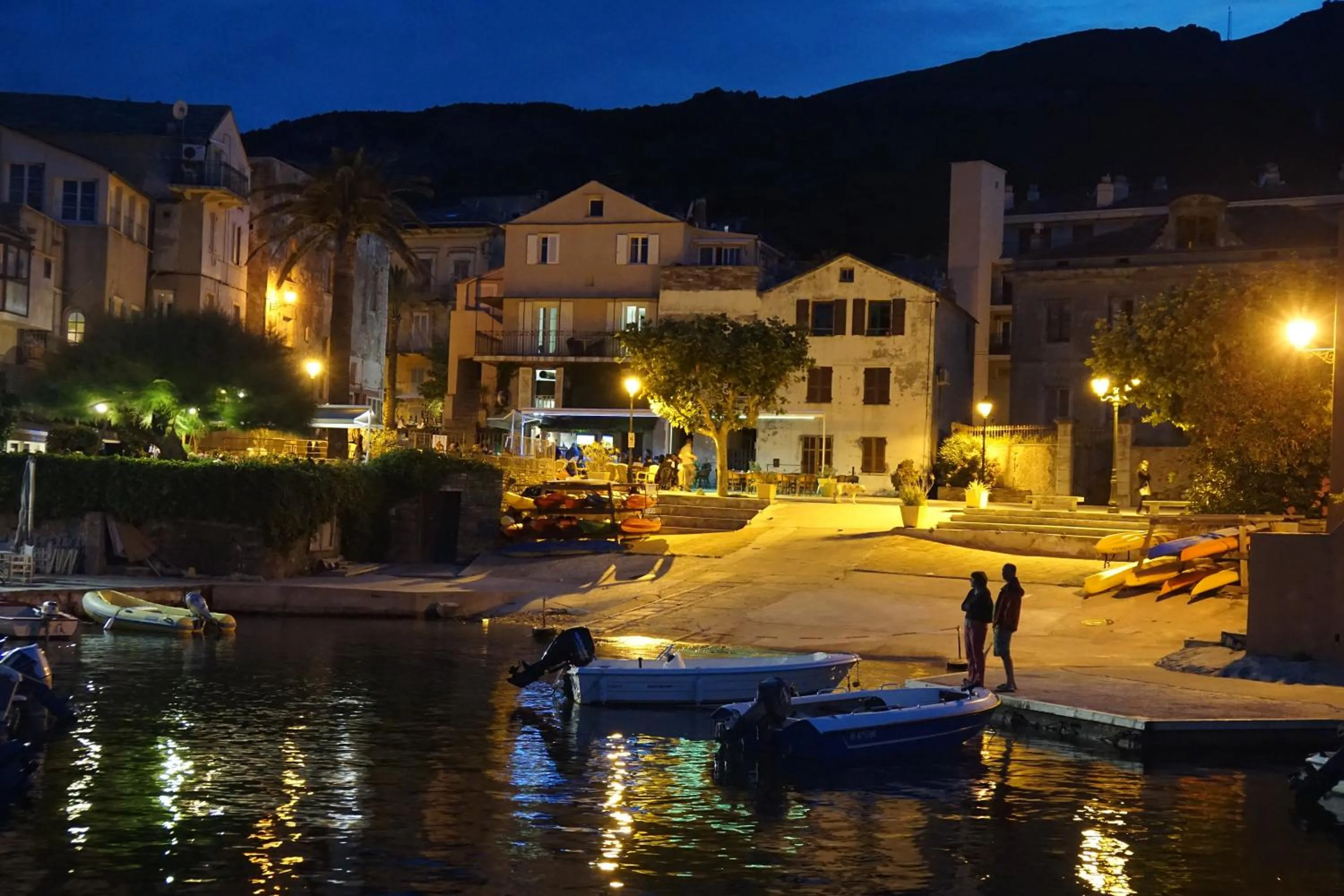 Restaurant/places to eat in Suites in Erbalunga