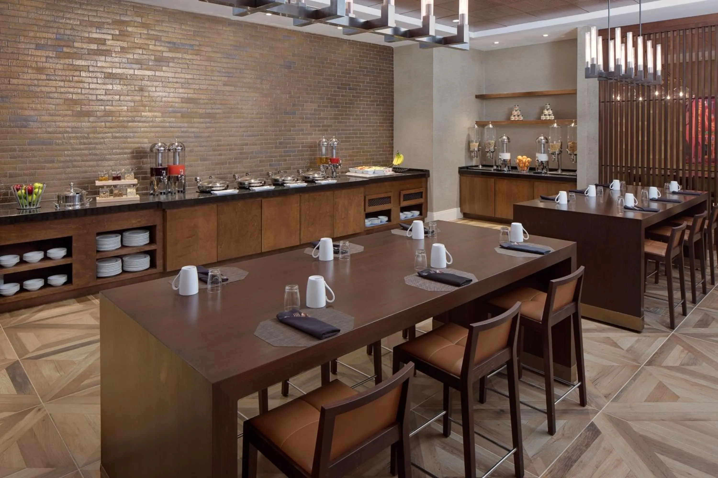 Restaurant/places to eat in Nashville Airport Marriott