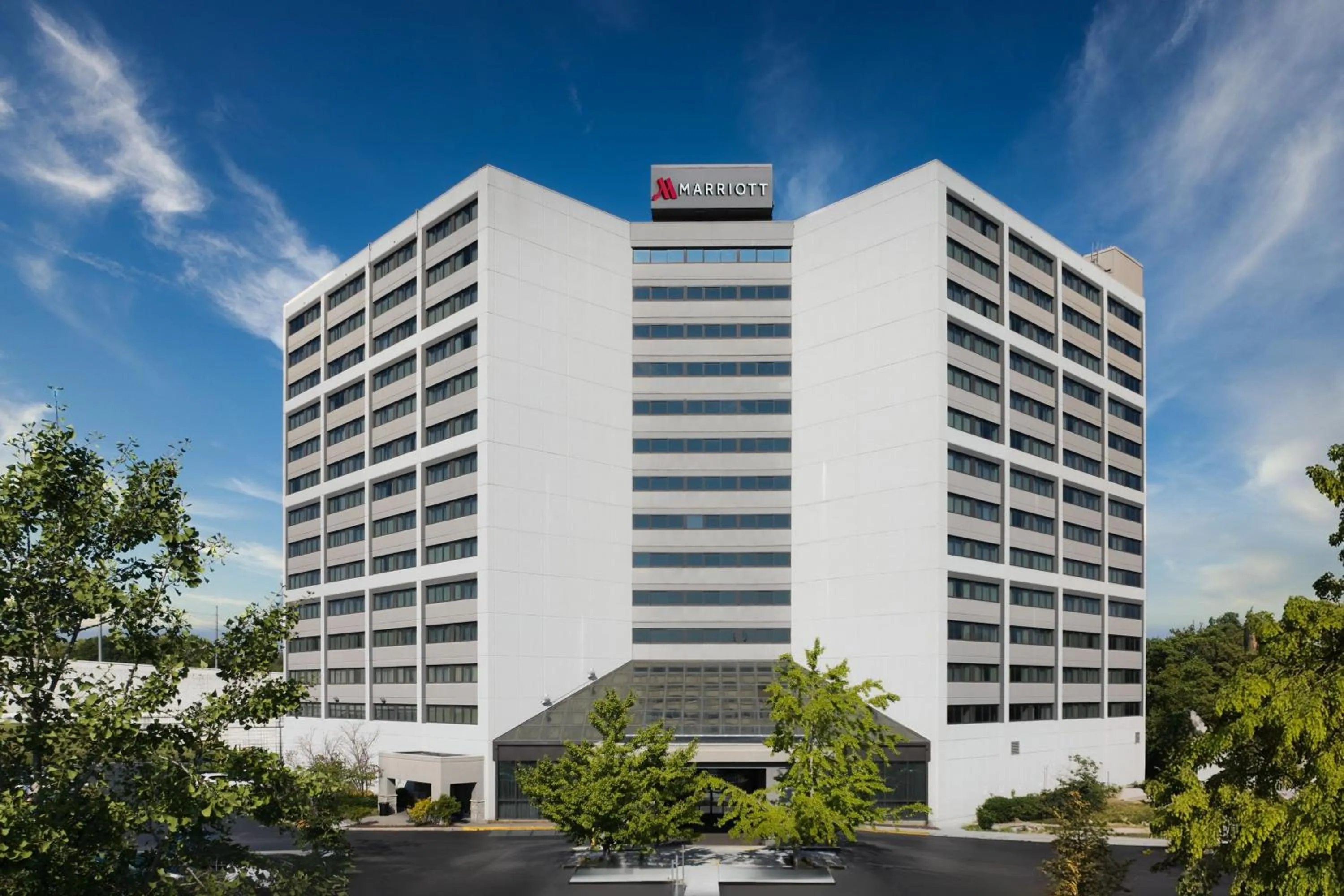 Property building in Hilton Nashville Airport