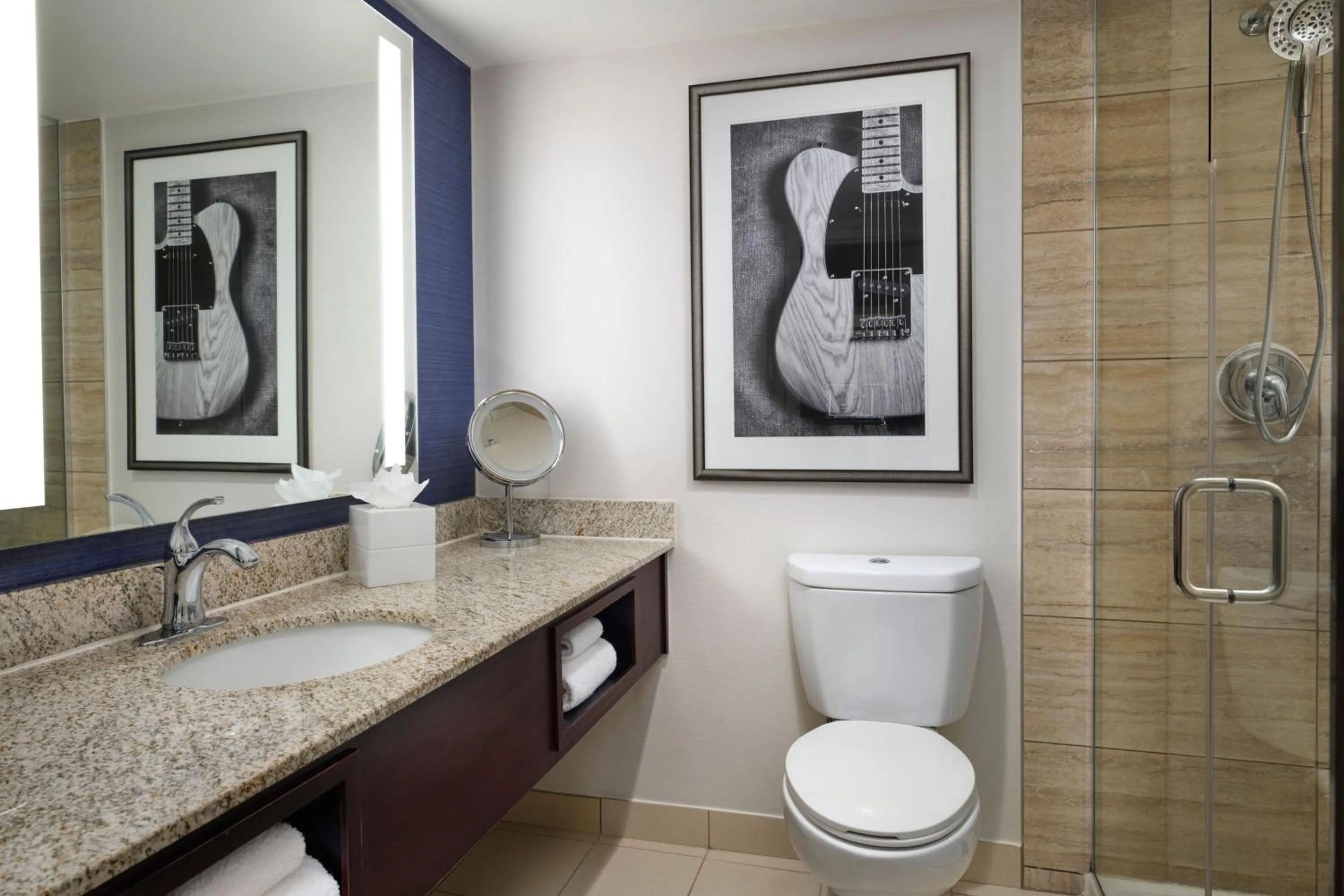 Bathroom in Nashville Airport Marriott